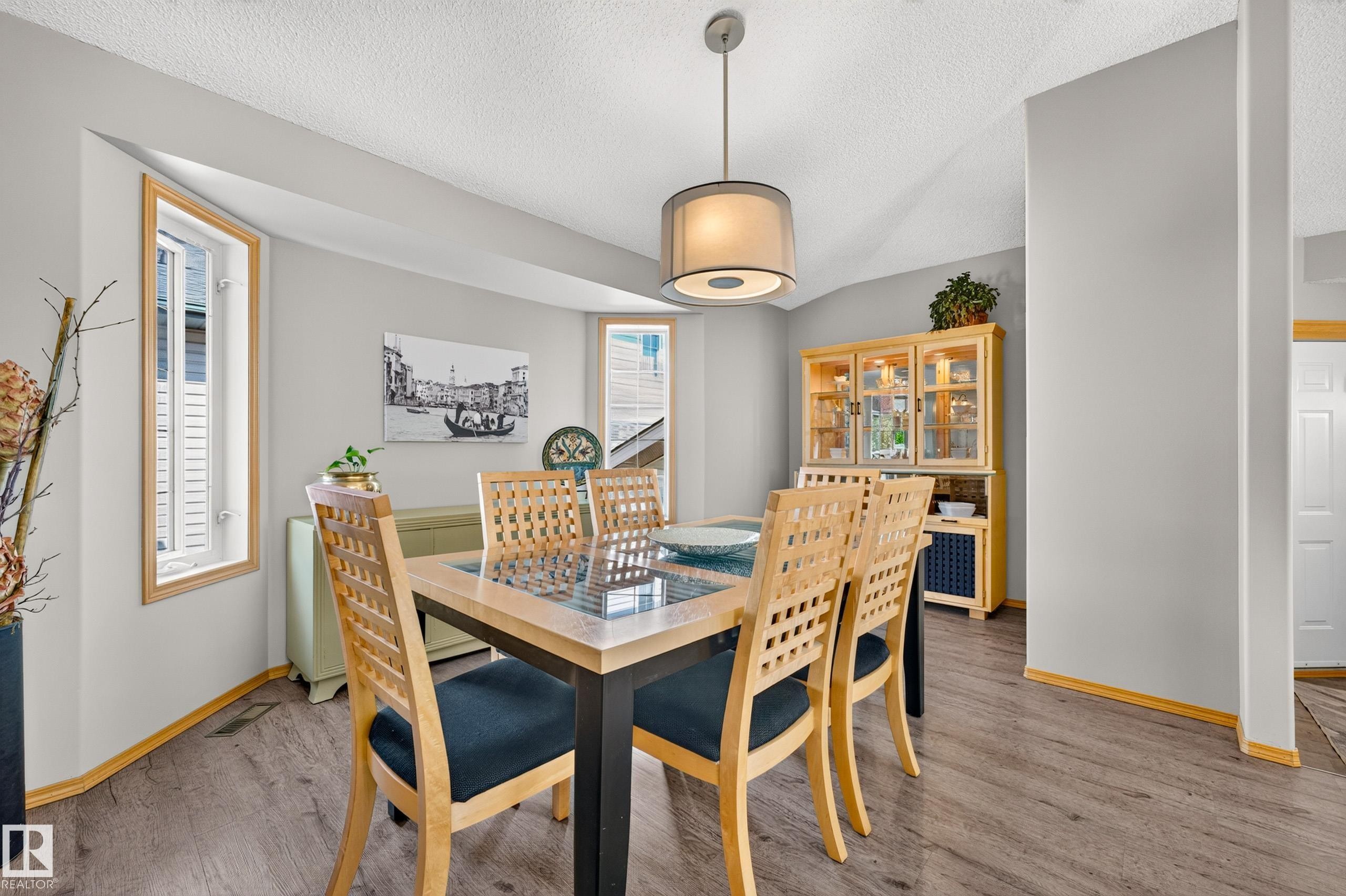 8329 171A Avenue Nw, Edmonton, AB