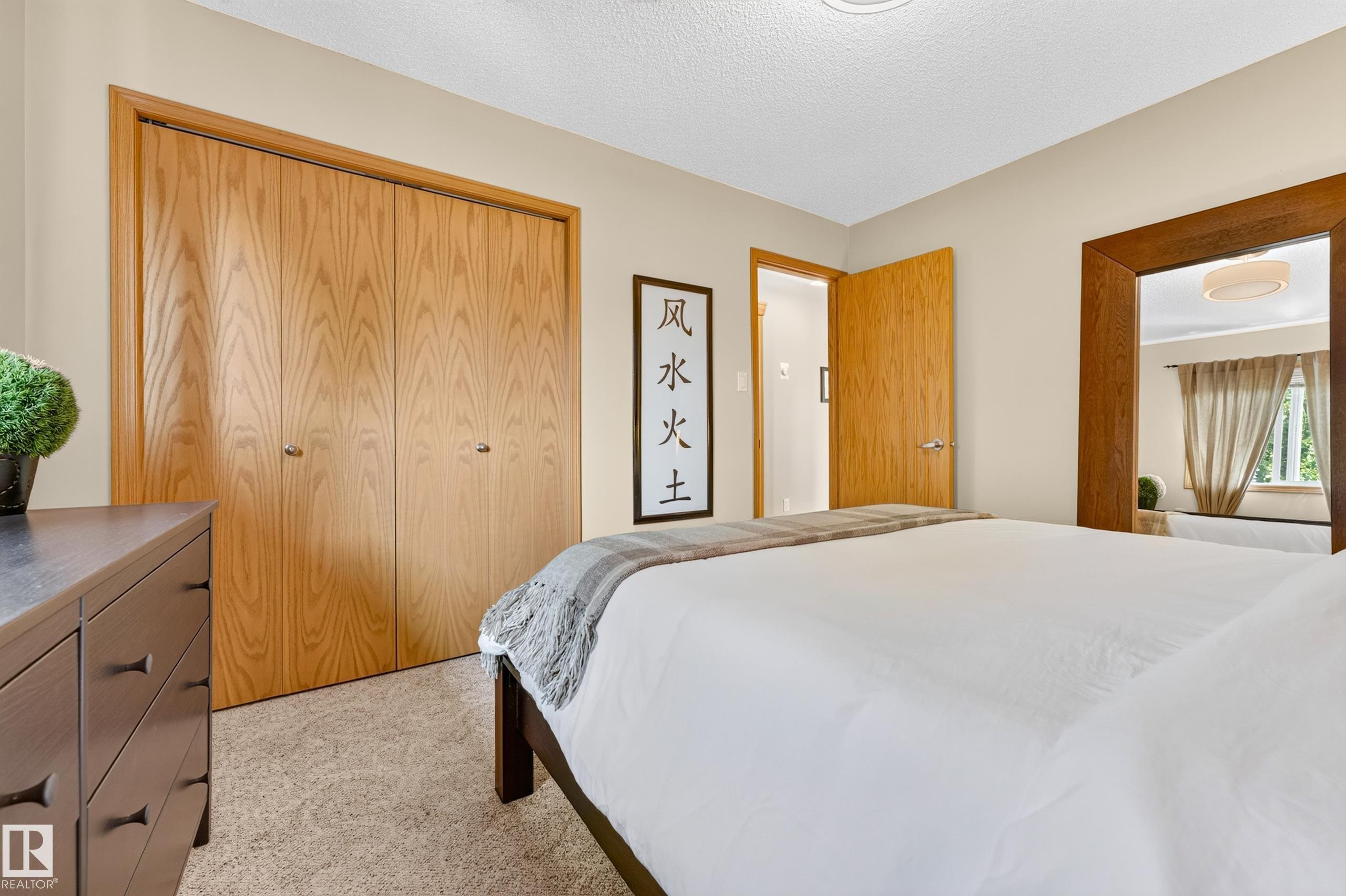 8329 171A Avenue Nw, Edmonton, AB