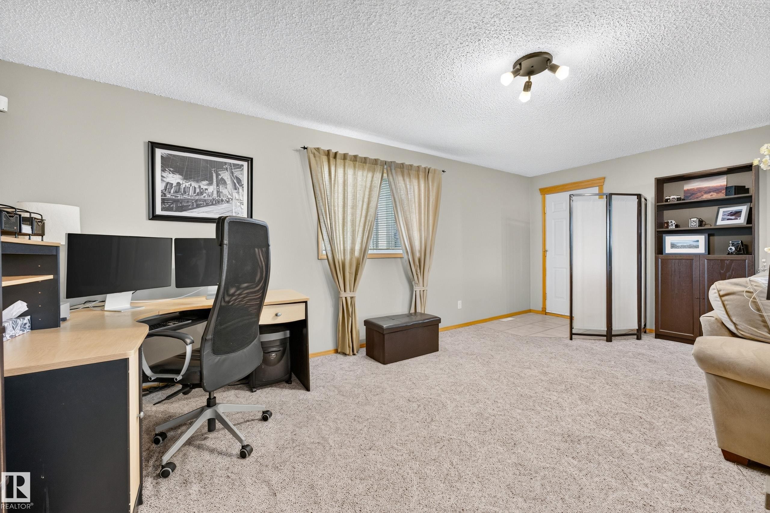 8329 171A Avenue Nw, Edmonton, AB
