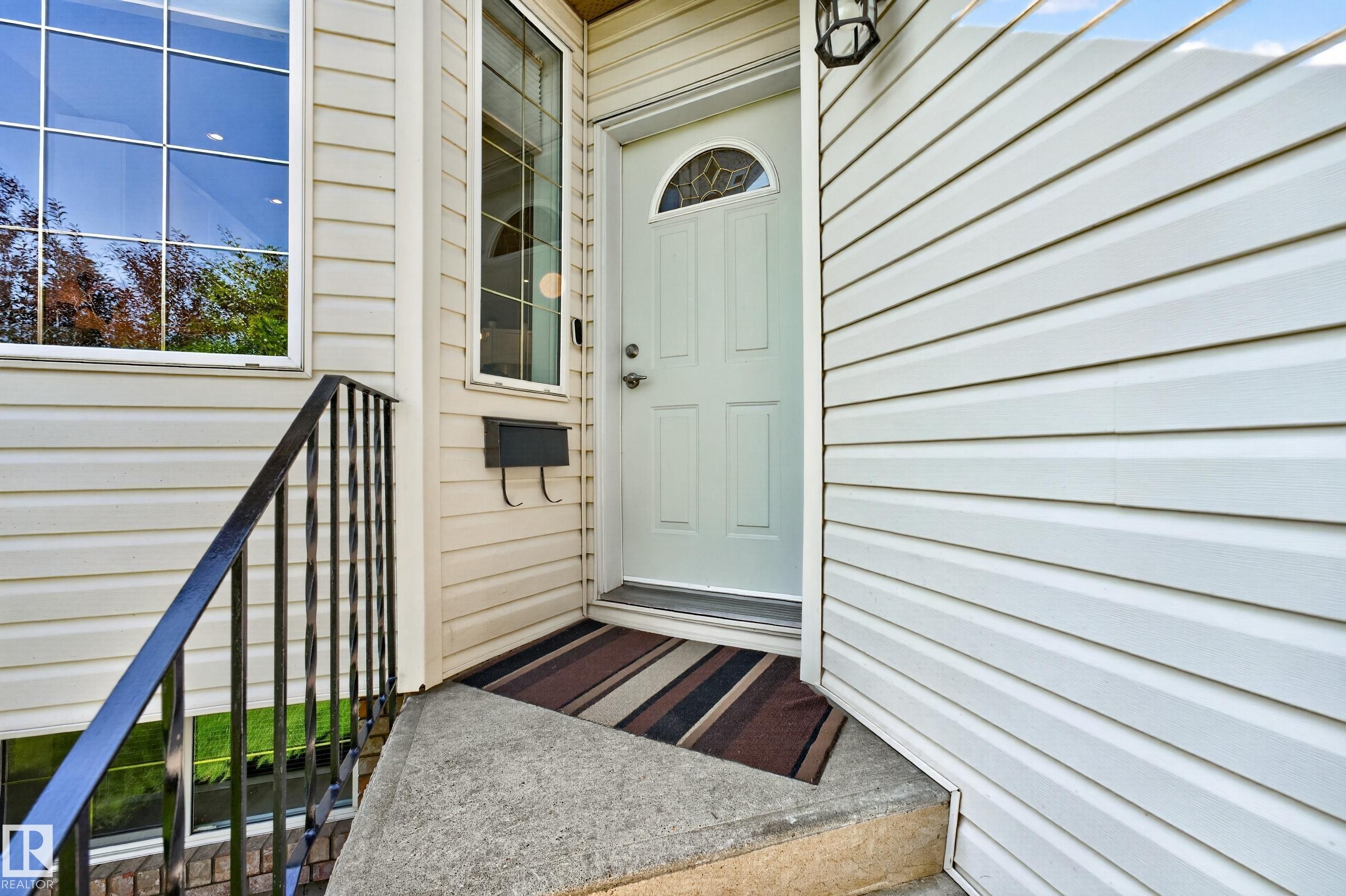 8329 171A Avenue Nw, Edmonton, AB