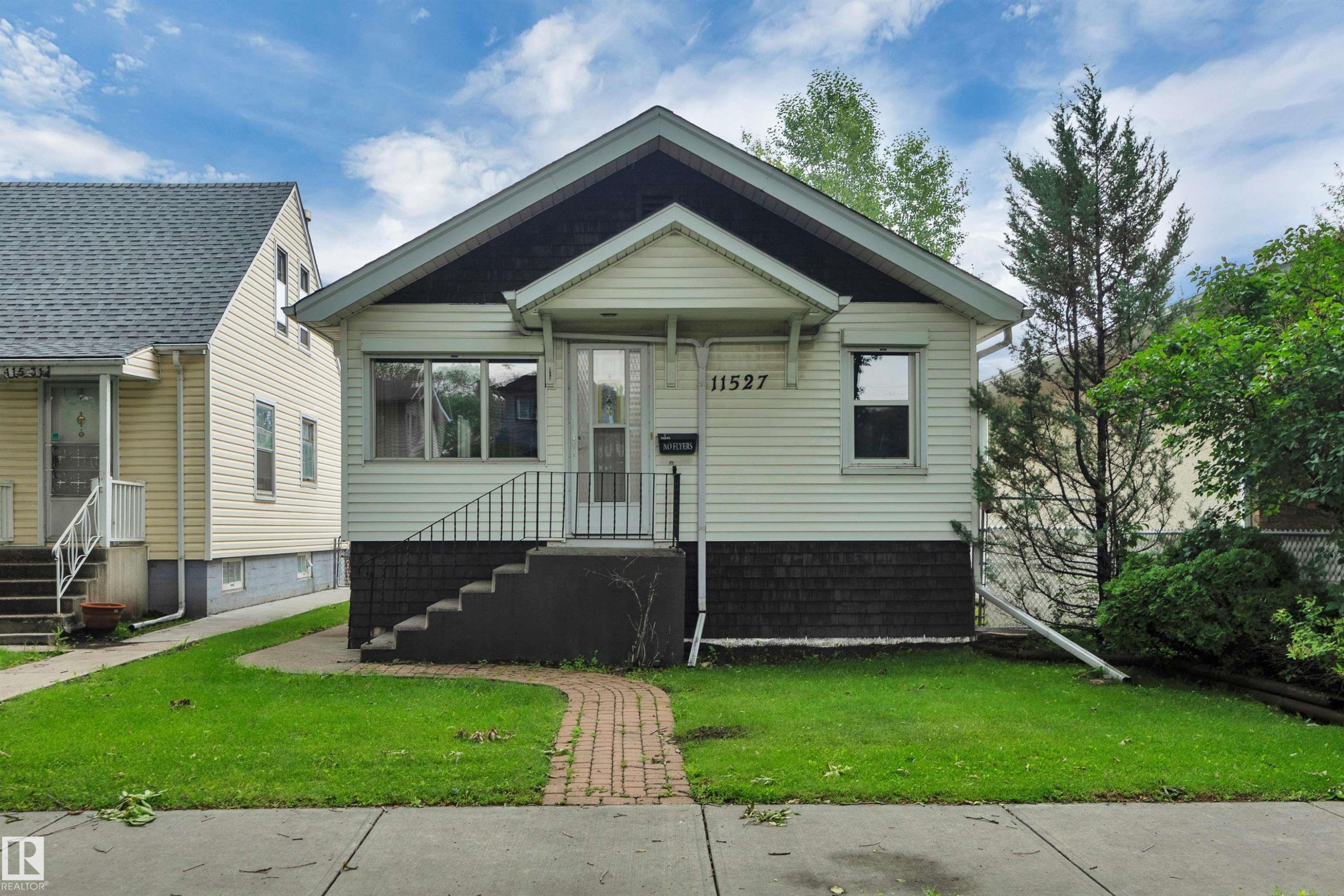 11527 88 Street Nw, Edmonton, AB - Outdoor