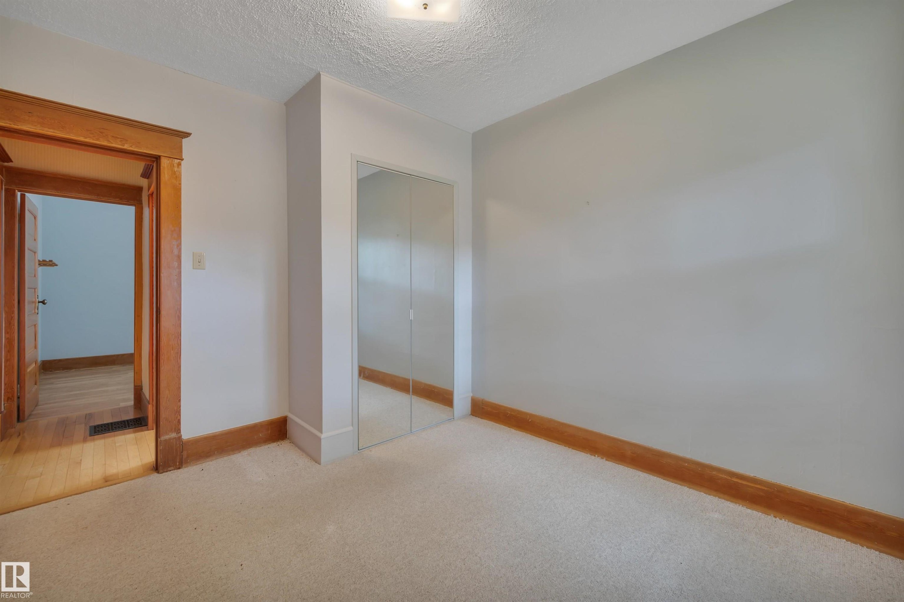 11527 88 Street Nw, Edmonton, AB - Indoor Photo Showing Other Room