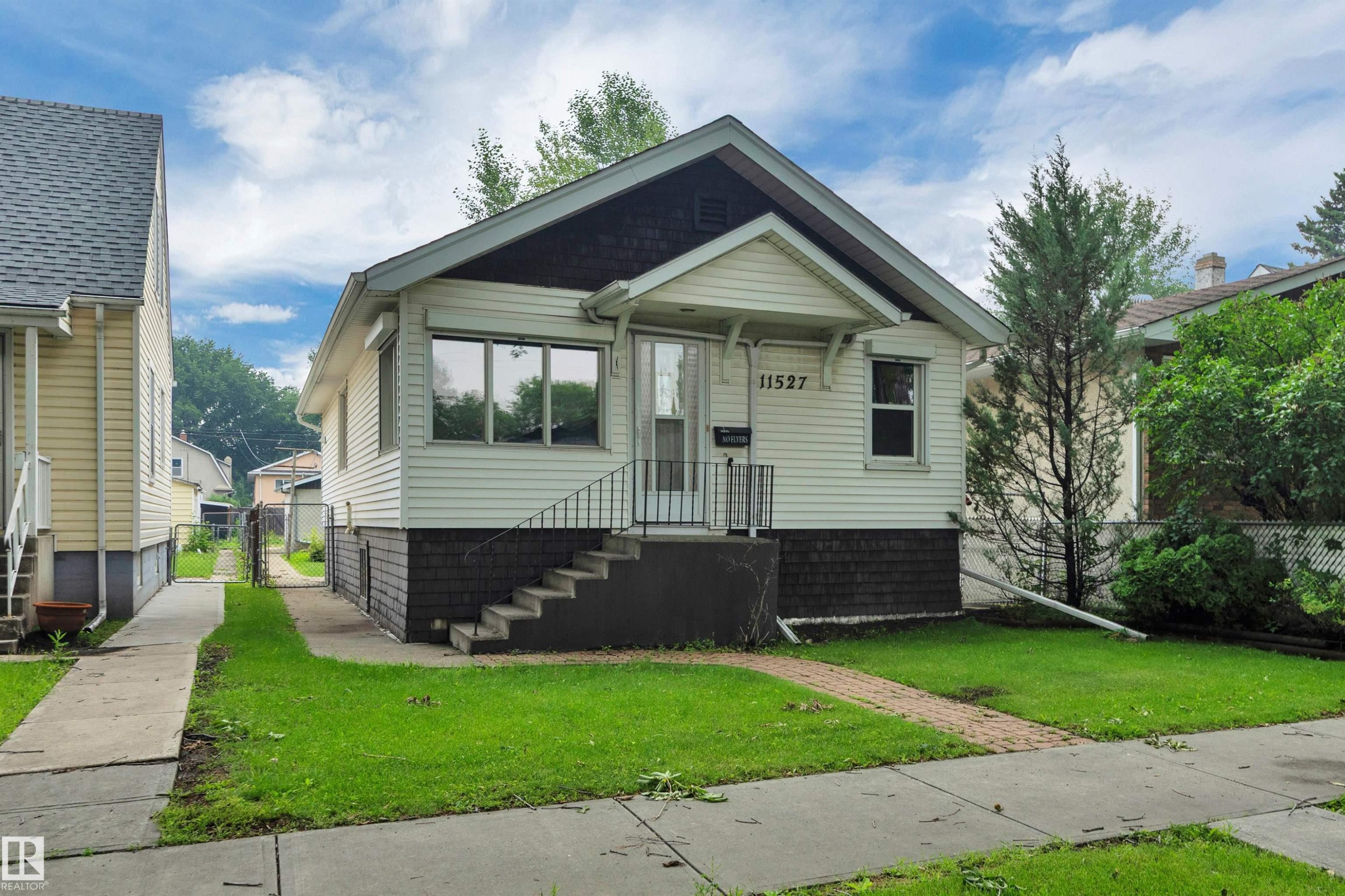 11527 88 Street Nw, Edmonton, AB - Outdoor