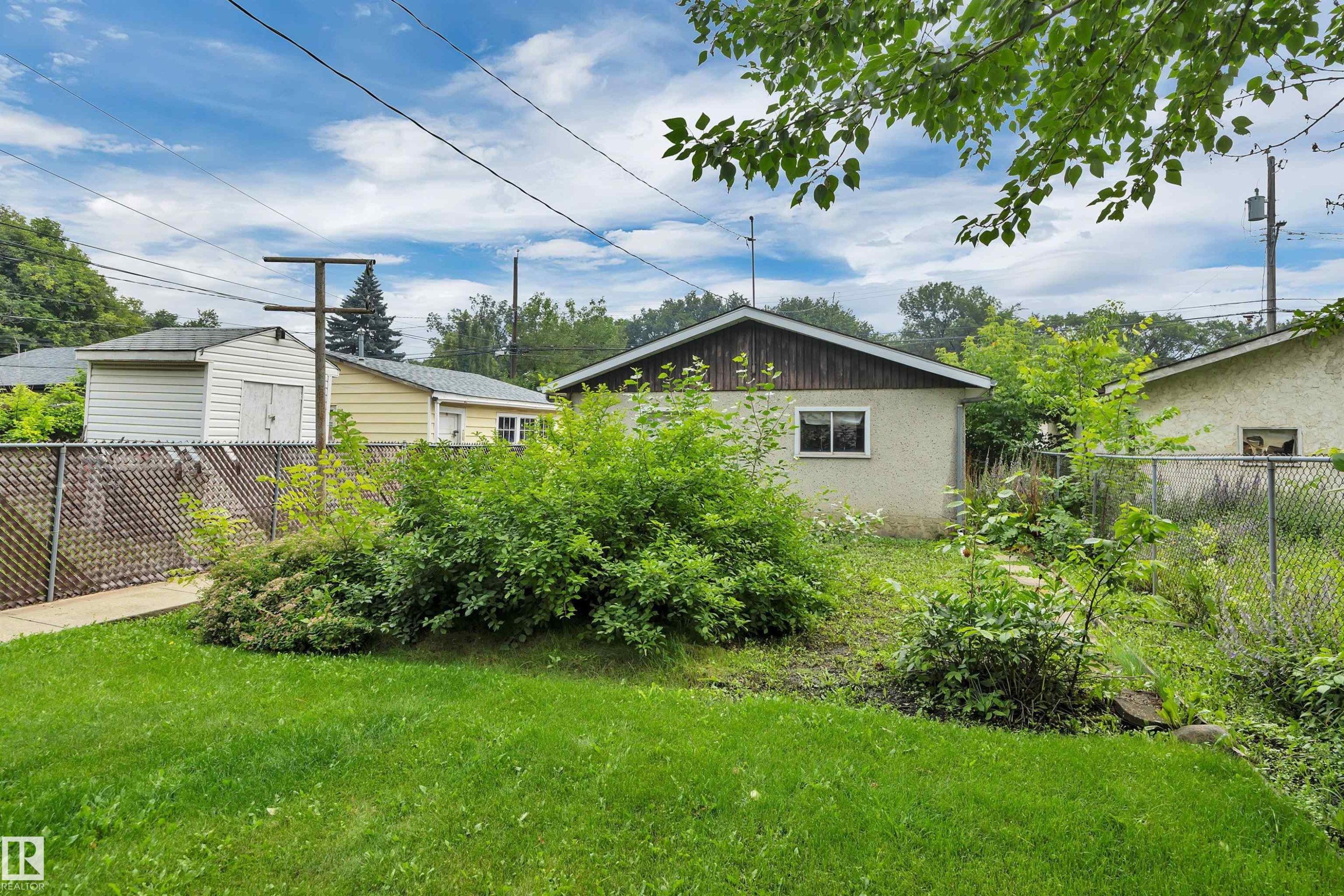 11527 88 Street Nw, Edmonton, AB - Outdoor