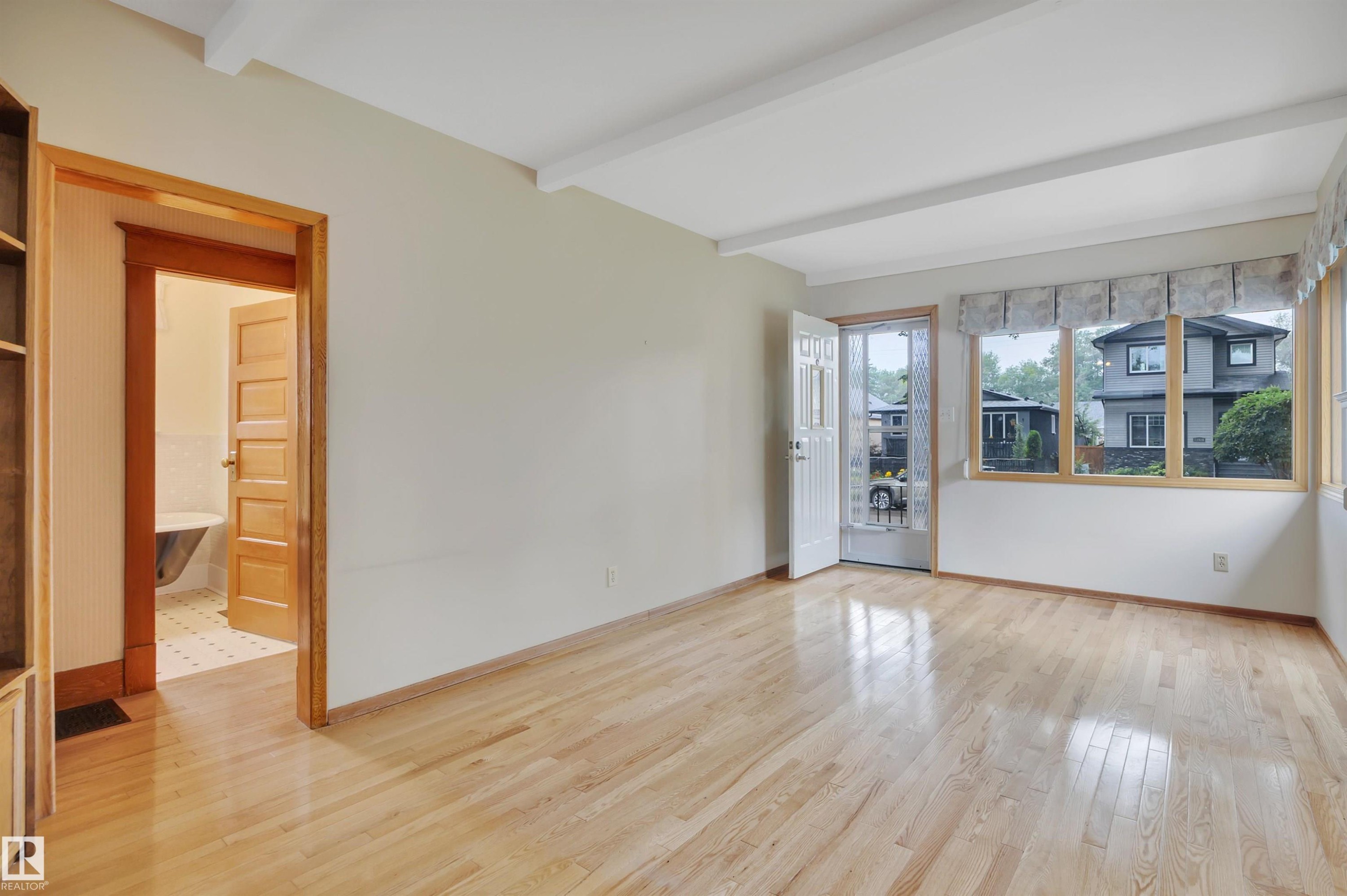 11527 88 Street Nw, Edmonton, AB - Indoor Photo Showing Other Room