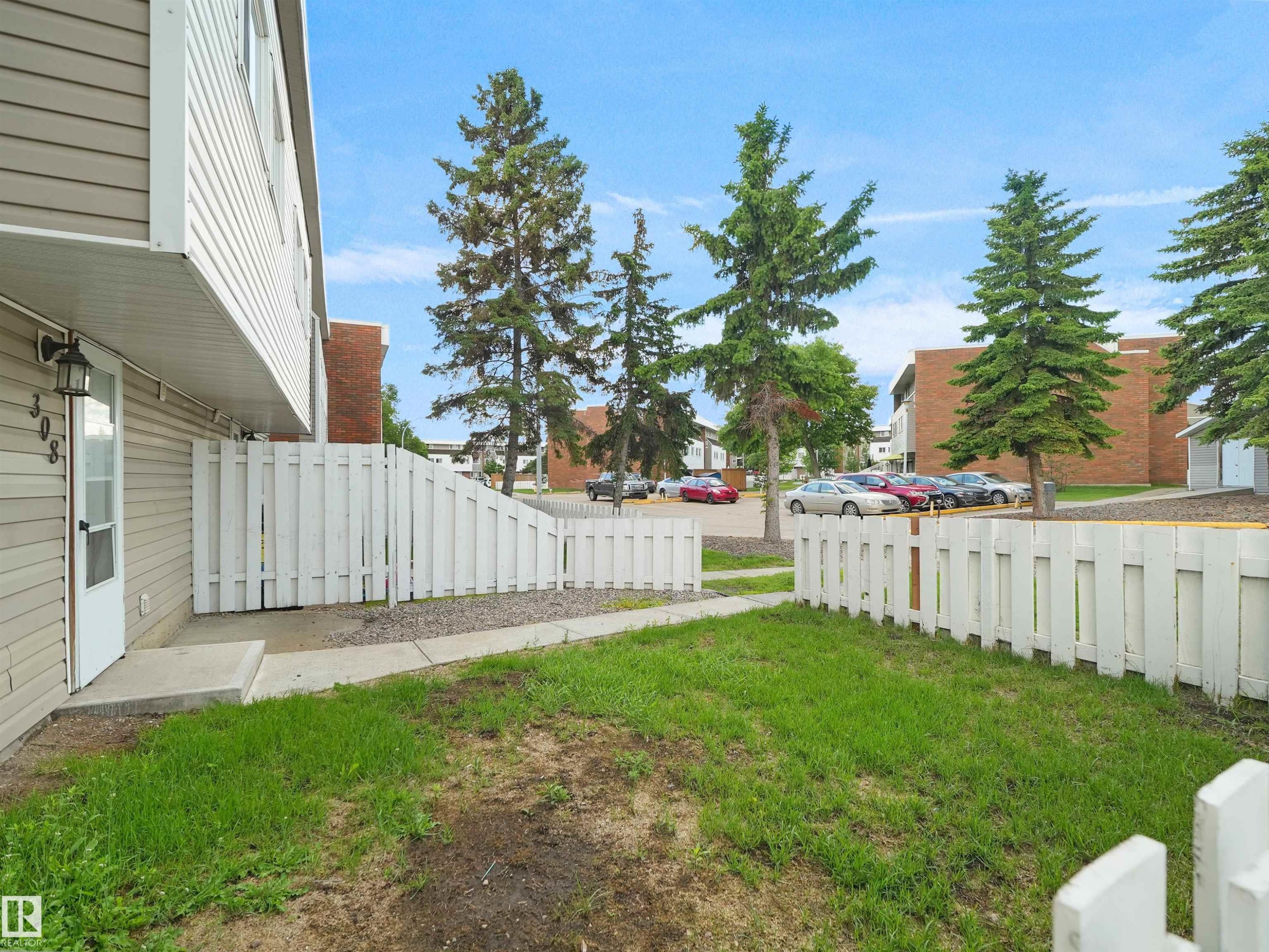 #308 2908 116A Av Nw, Edmonton, AB