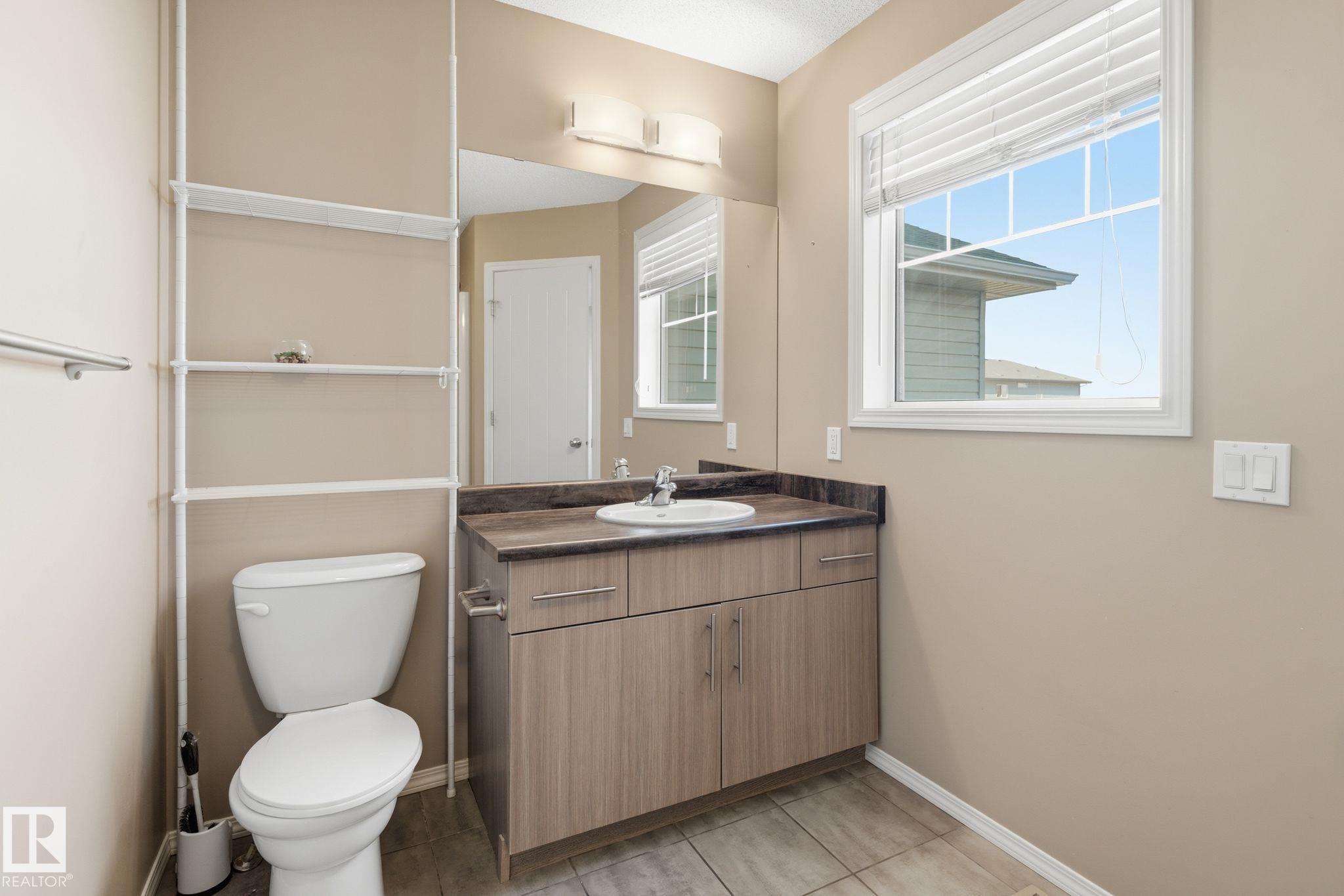 16822 52 Street Nw, Edmonton, AB