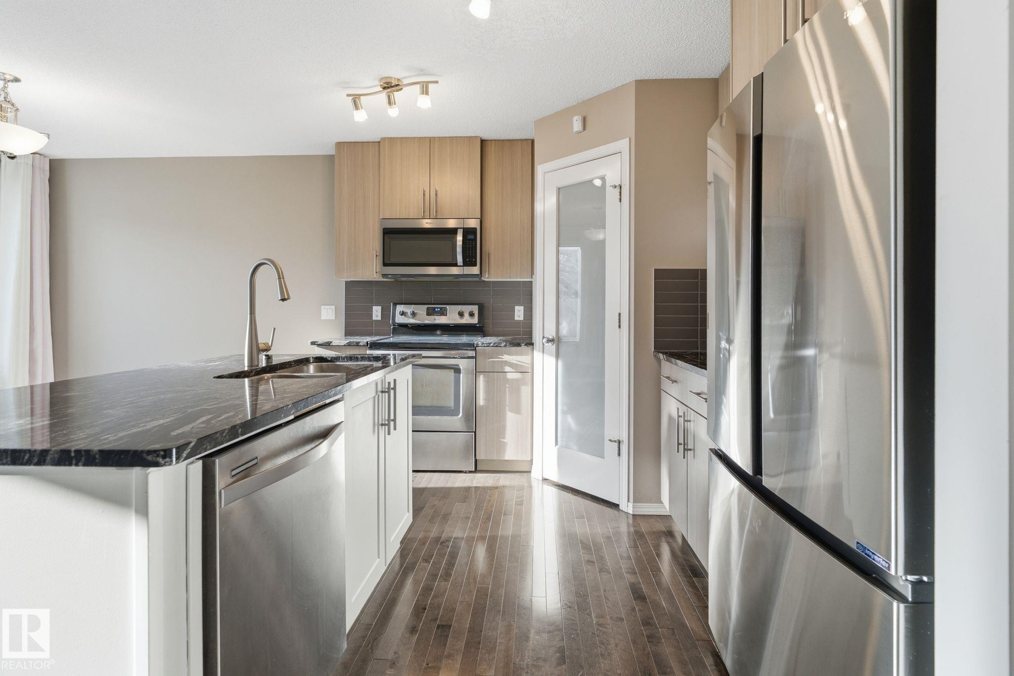 16822 52 Street Nw, Edmonton, AB