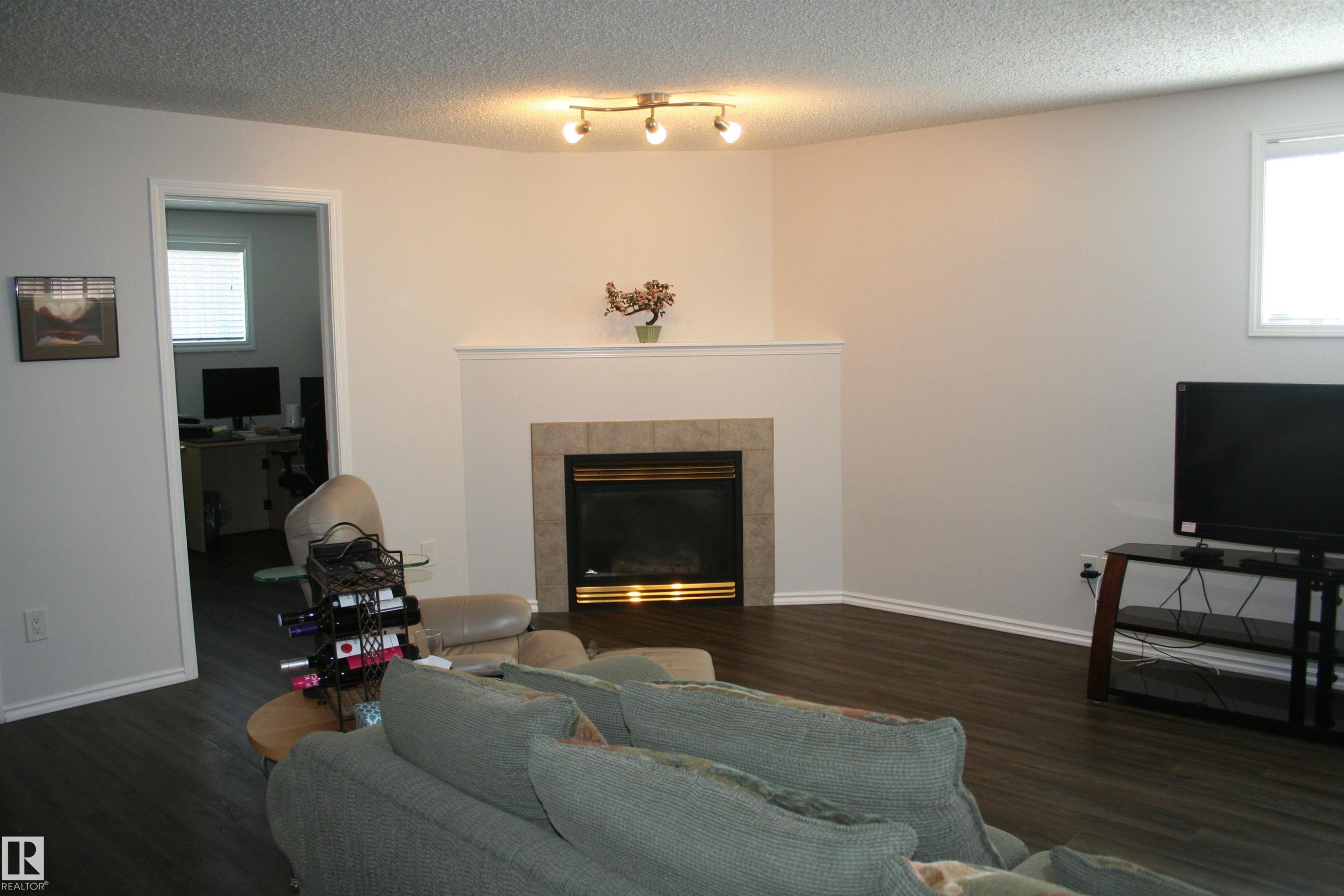 263 Dunvegan Road Nw, Edmonton, AB