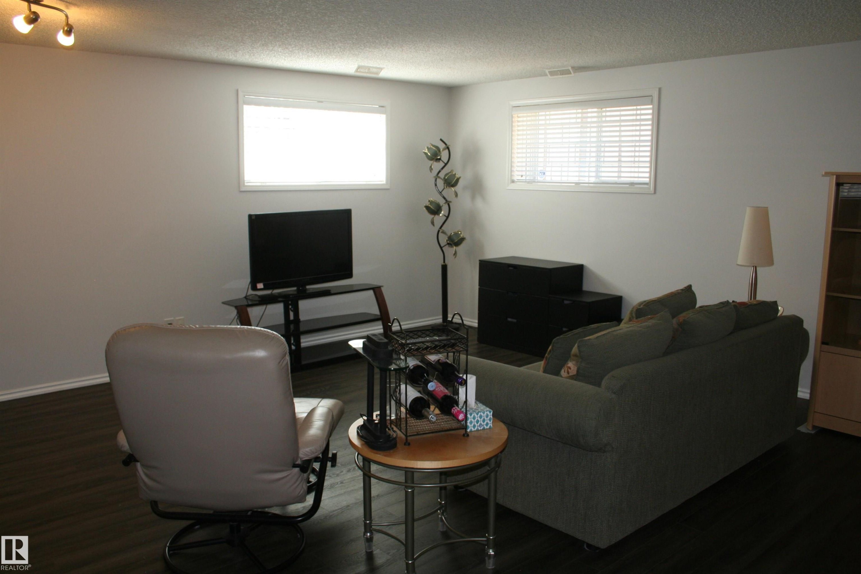 263 Dunvegan Road Nw, Edmonton, AB