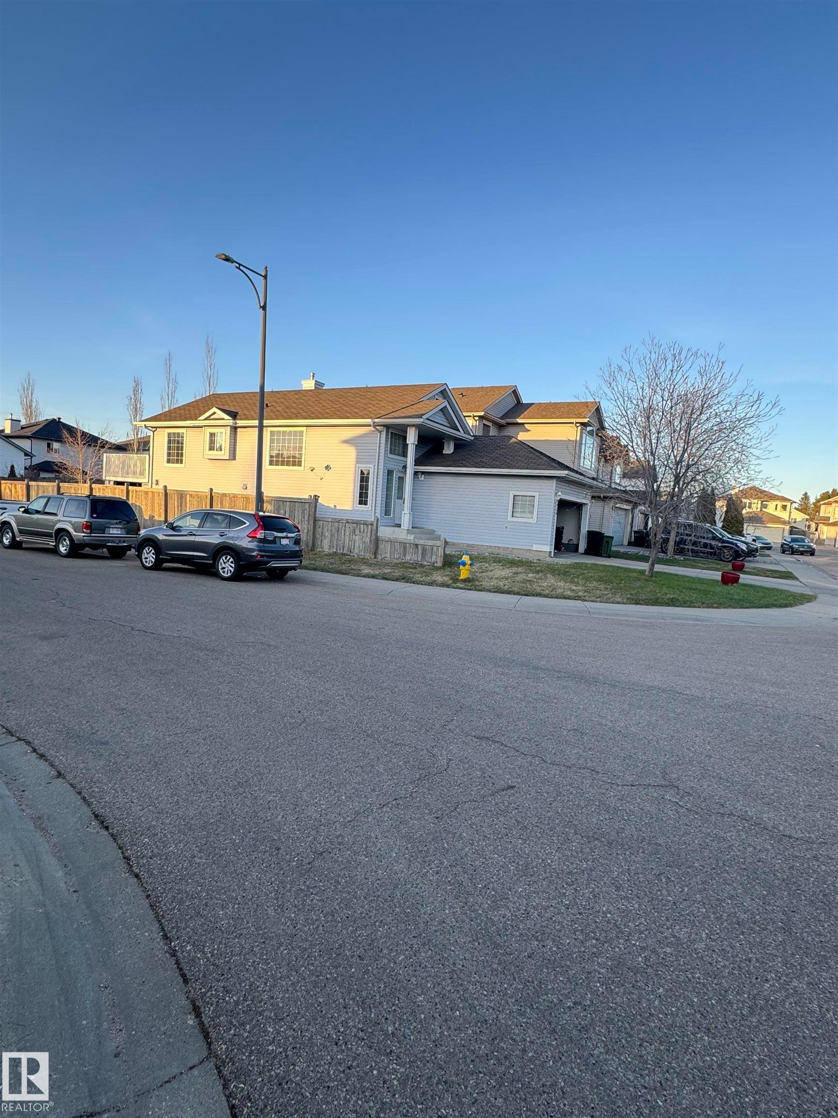 7936 3 Avenue Sw, Edmonton, AB