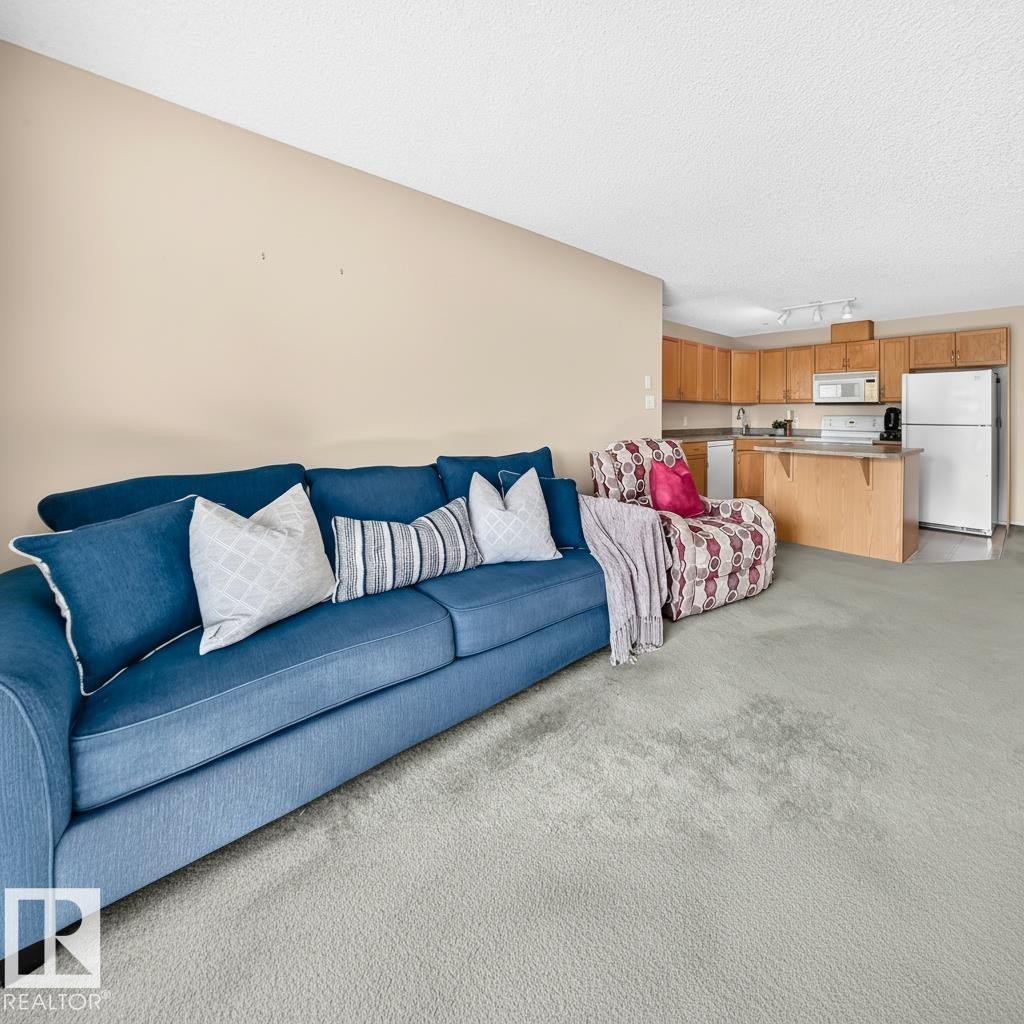 #204 16303 95 St Nw, Edmonton, AB