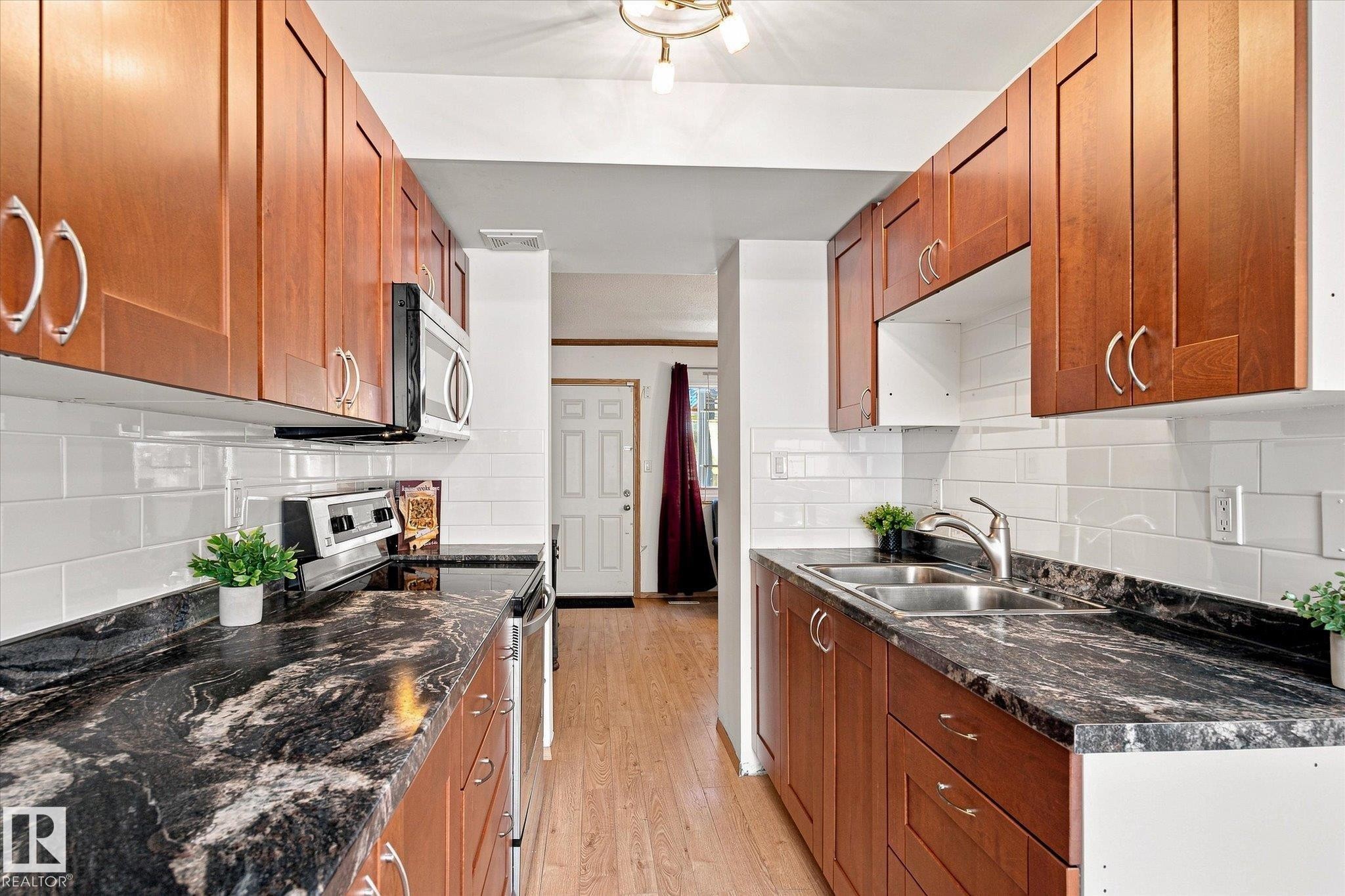 790 Abbottsfield Road Nw, Edmonton, AB