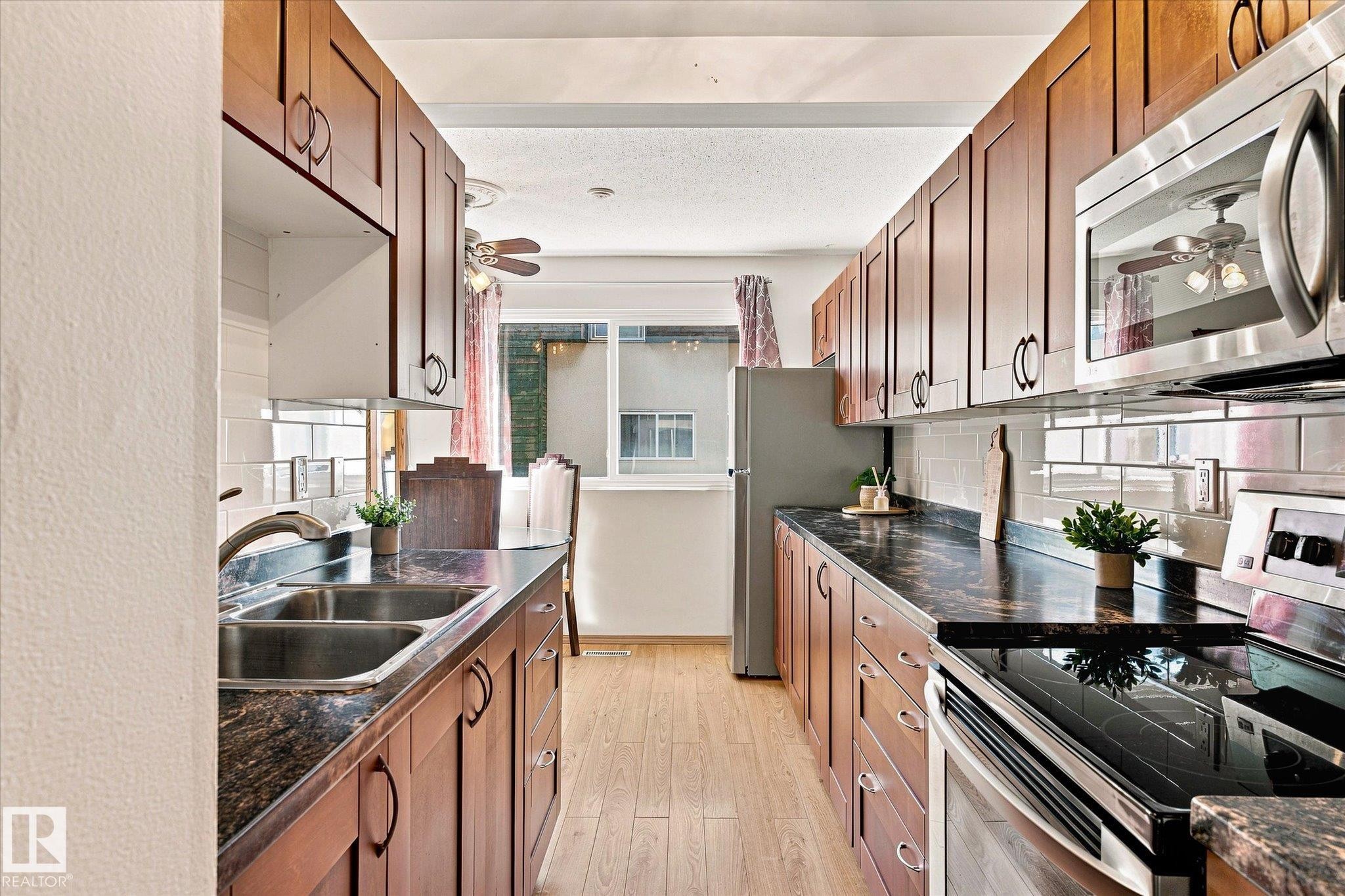 790 Abbottsfield Road Nw, Edmonton, AB