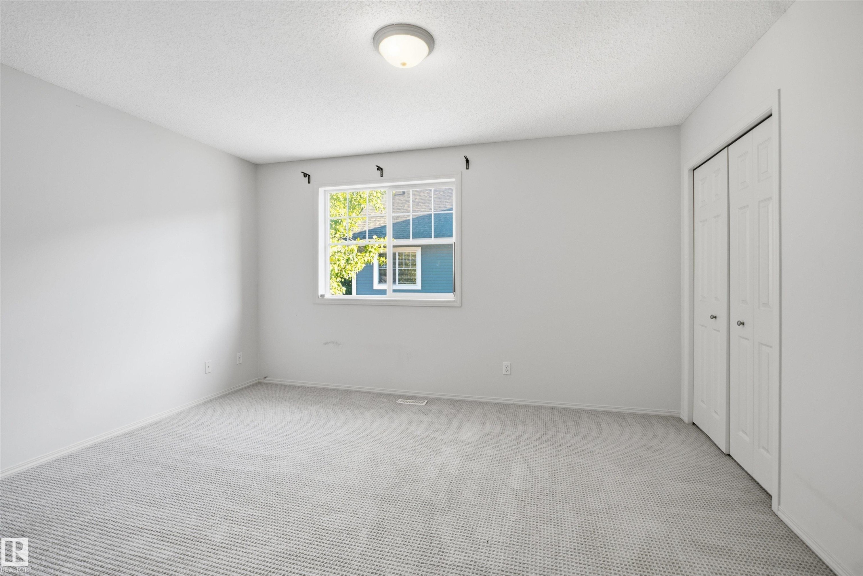 #84 8304 11 Av Sw, Edmonton, AB
