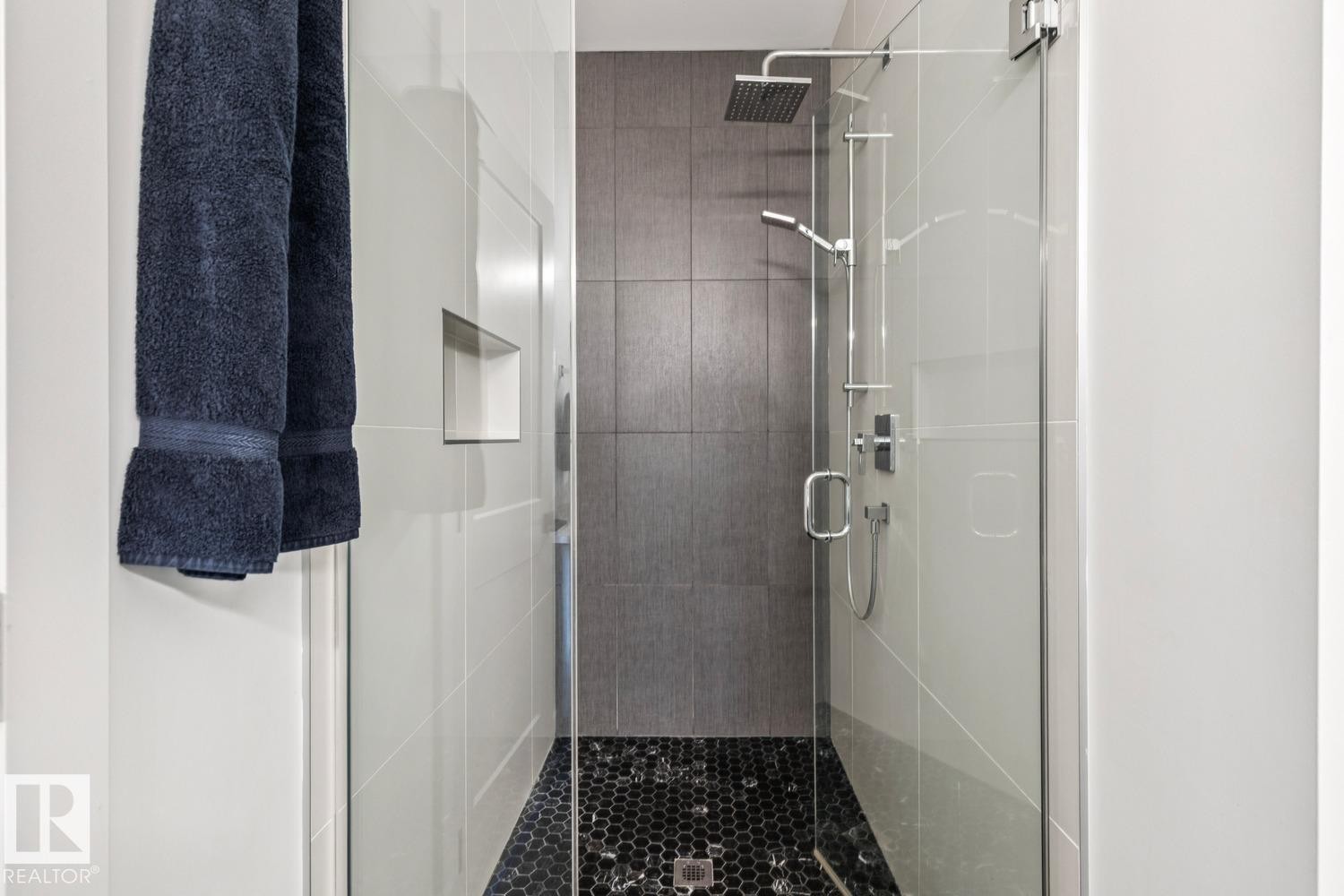 9323 75 Avenue Nw, Edmonton, AB