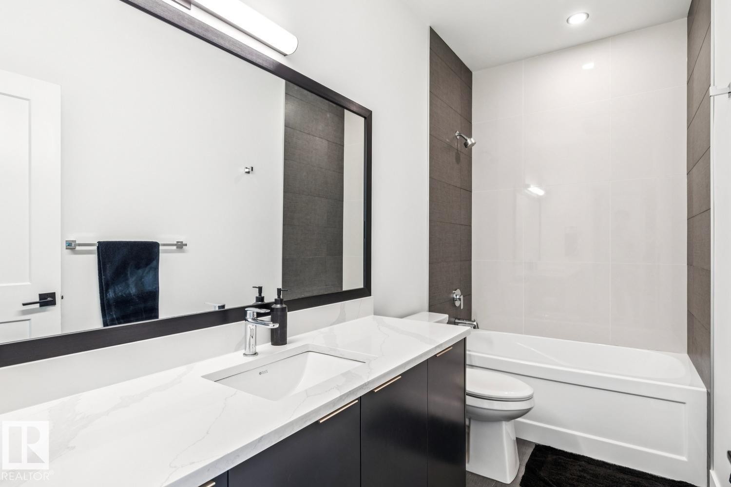 9323 75 Avenue Nw, Edmonton, AB