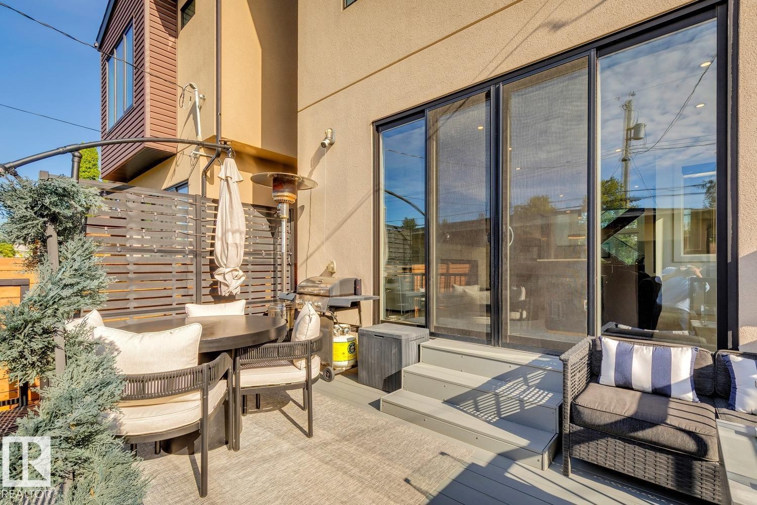 9323 75 Avenue Nw, Edmonton, AB