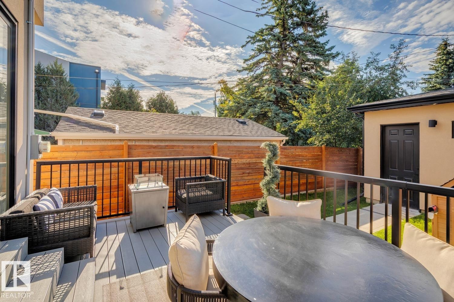 9323 75 Avenue Nw, Edmonton, AB
