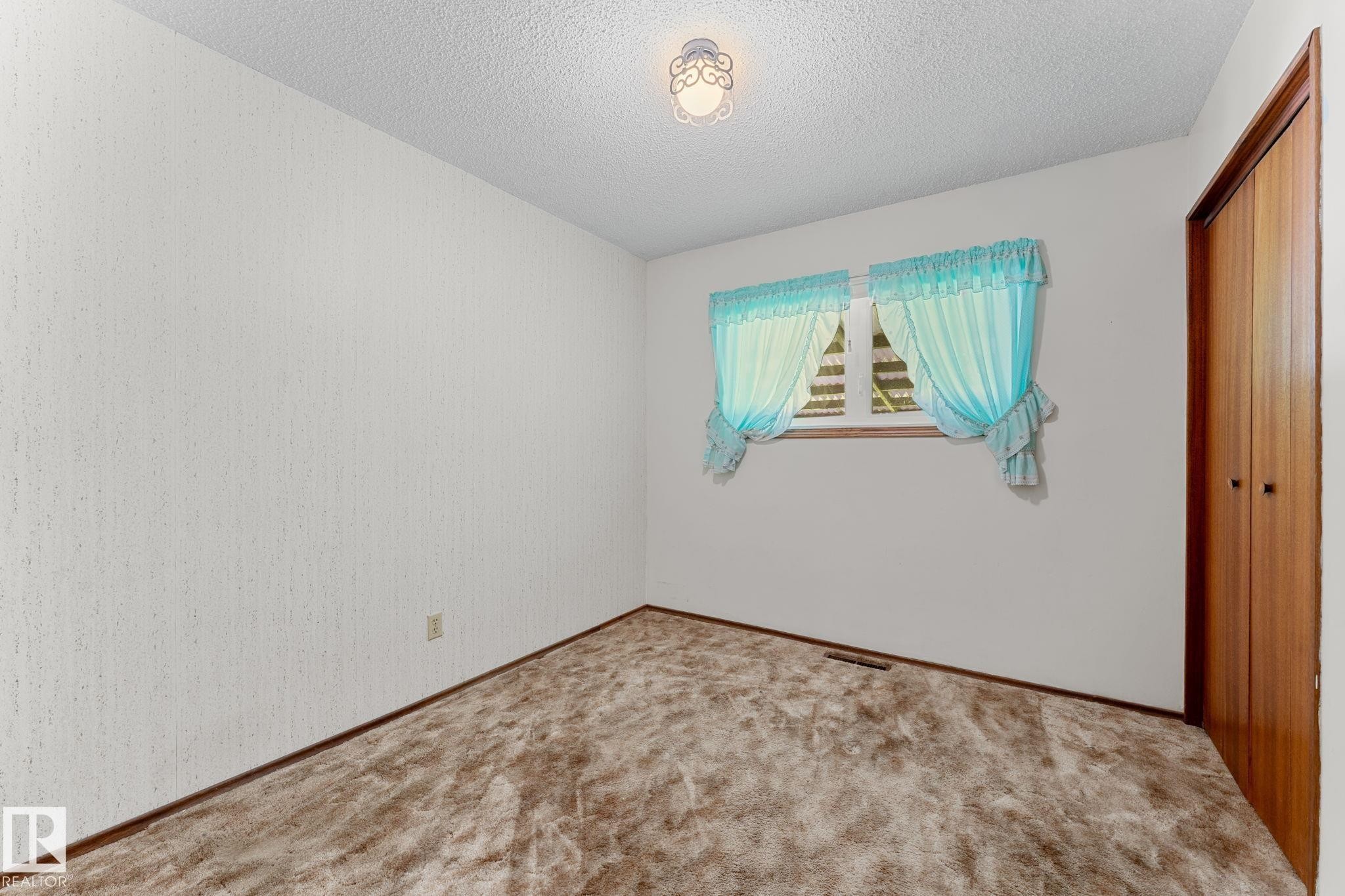 5020 53 Avenue, Onoway, AB