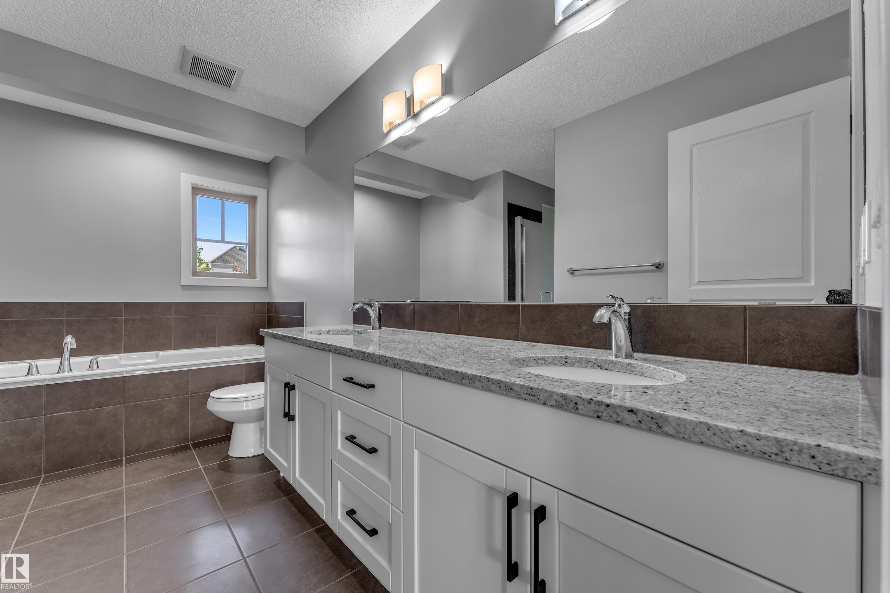 642 Adams Way Sw, Edmonton, AB
