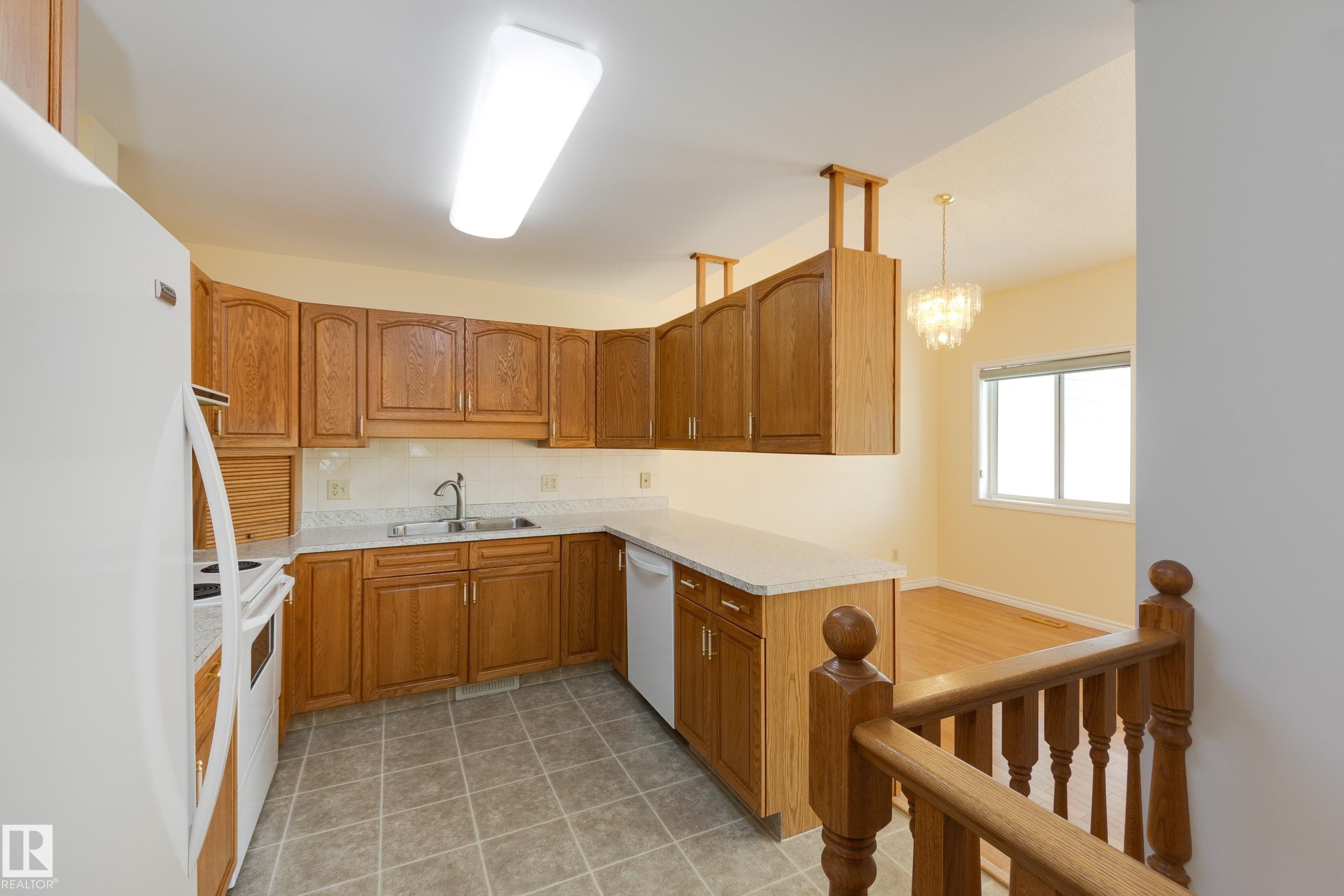 #6 9704 165 St Nw, Edmonton, AB