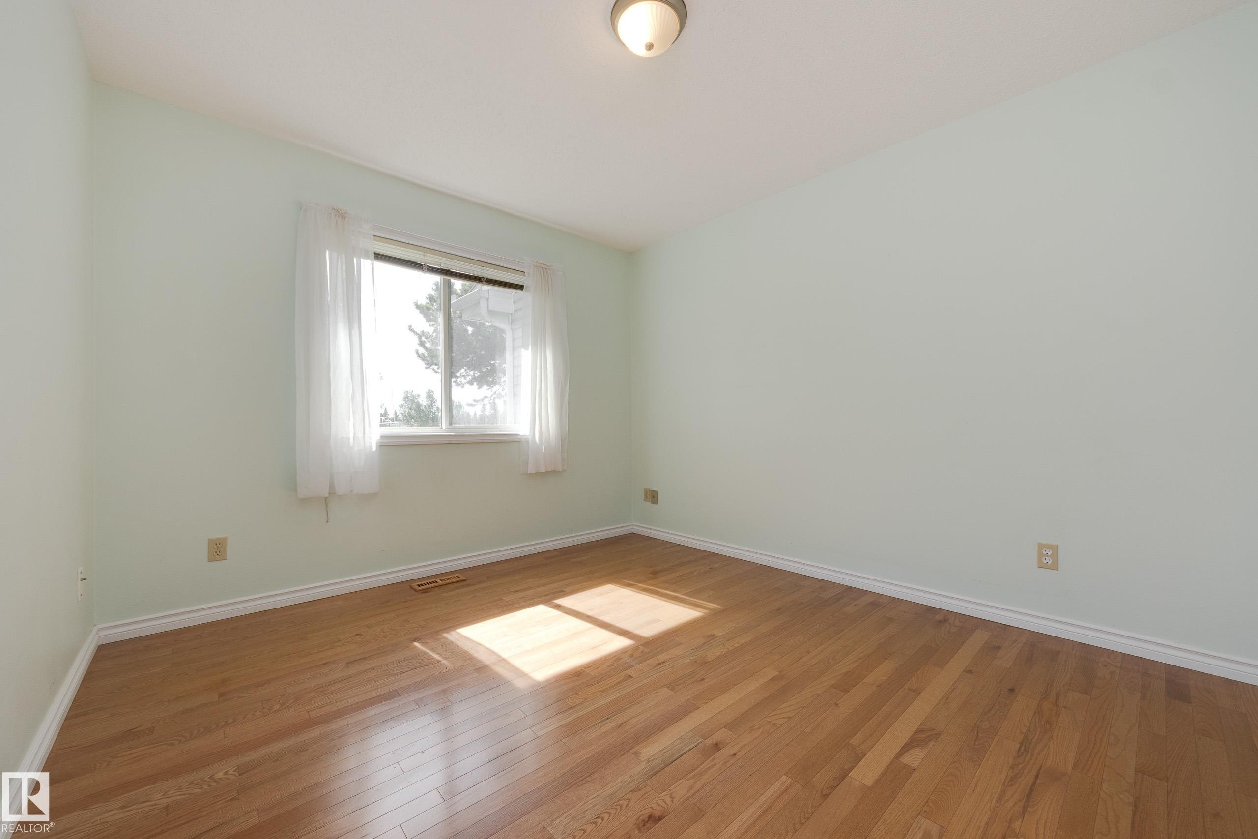 #6 9704 165 St Nw, Edmonton, AB