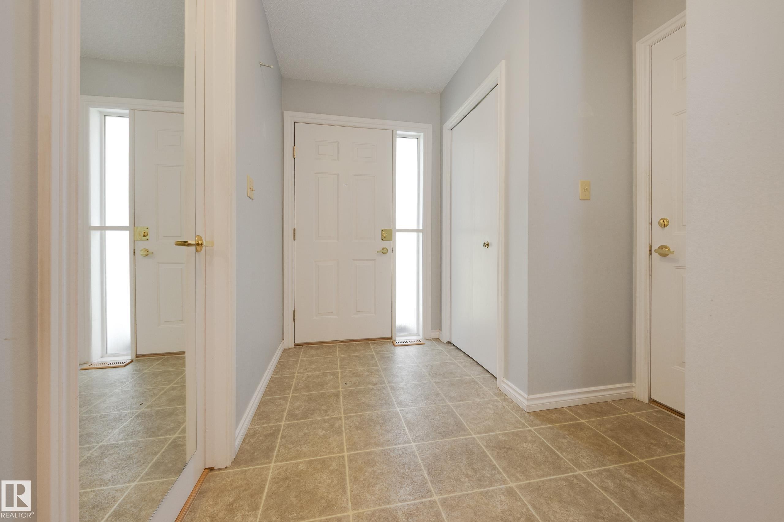 #6 9704 165 St Nw, Edmonton, AB