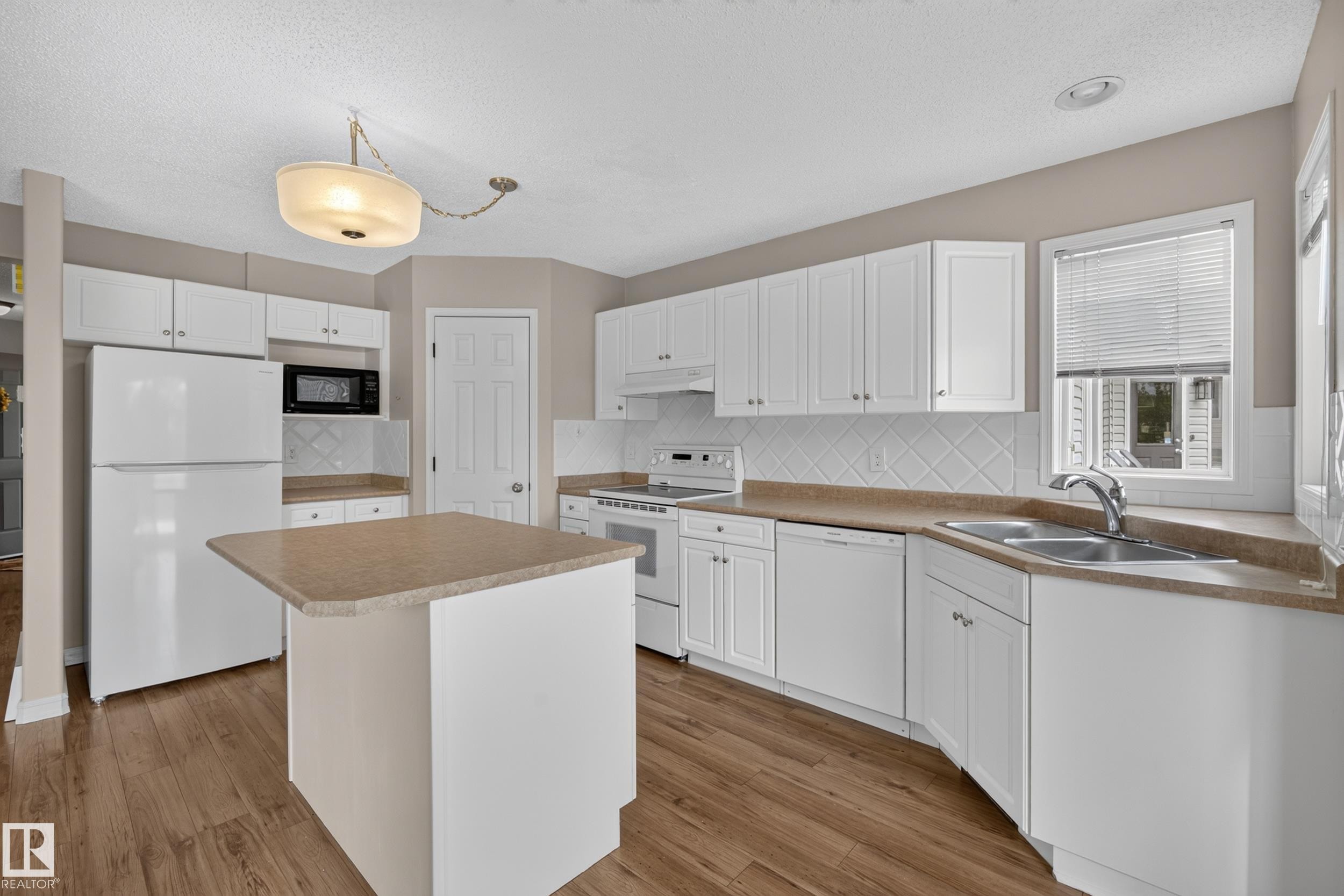 1341 Breckenridge Dr Nw, Edmonton, AB