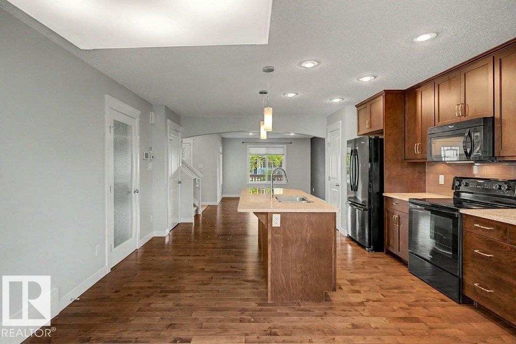 5214 Admiral Walter Hose Street Nw, Edmonton, AB