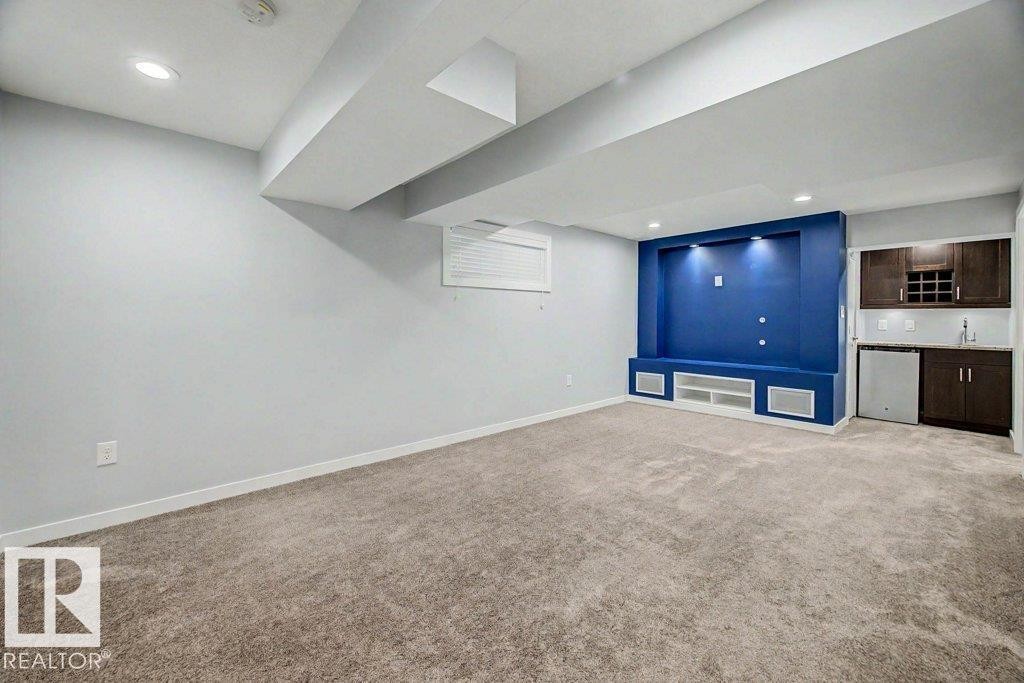 5214 Admiral Walter Hose Street Nw, Edmonton, AB