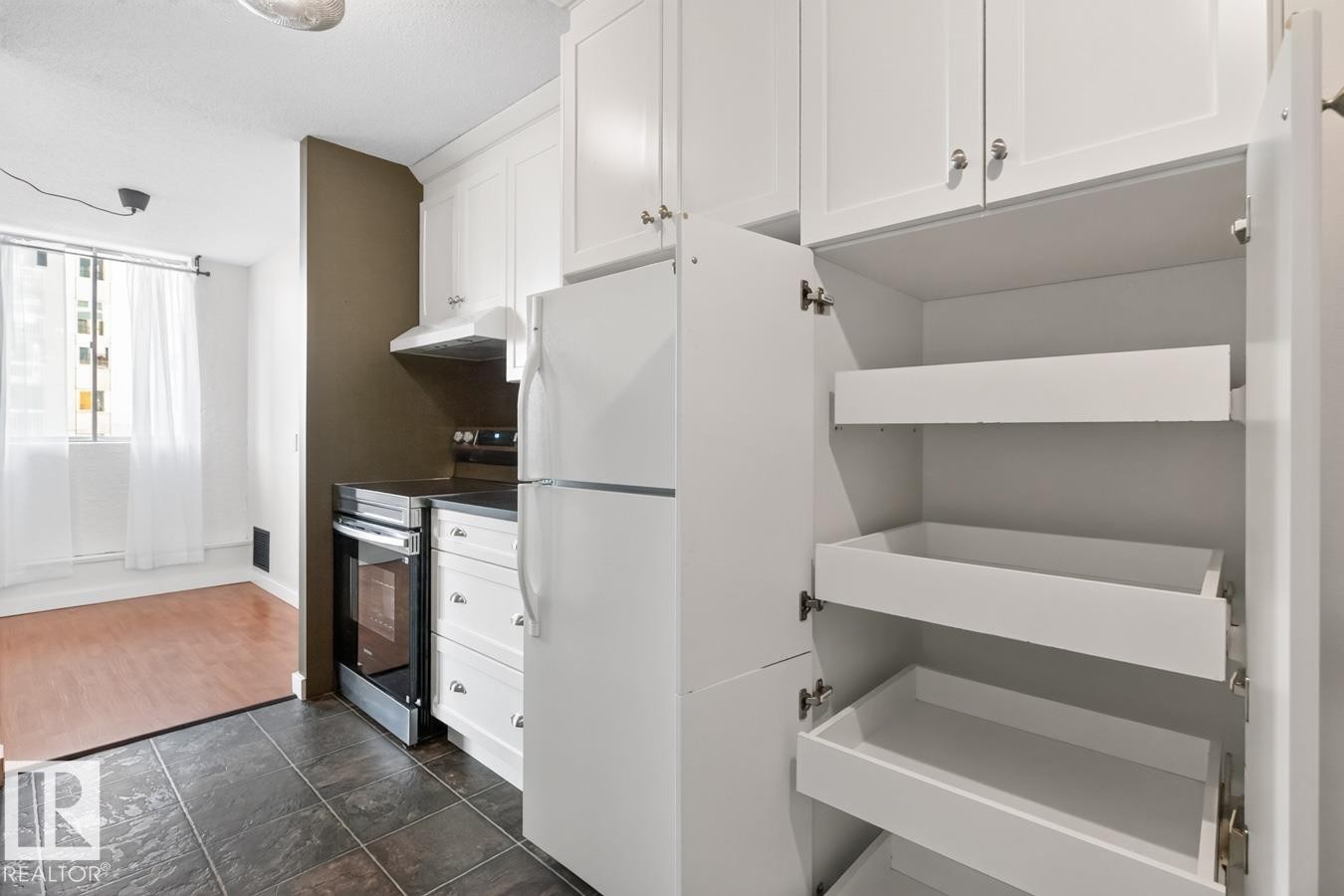 #612 11307 99 Av Nw, Edmonton, AB