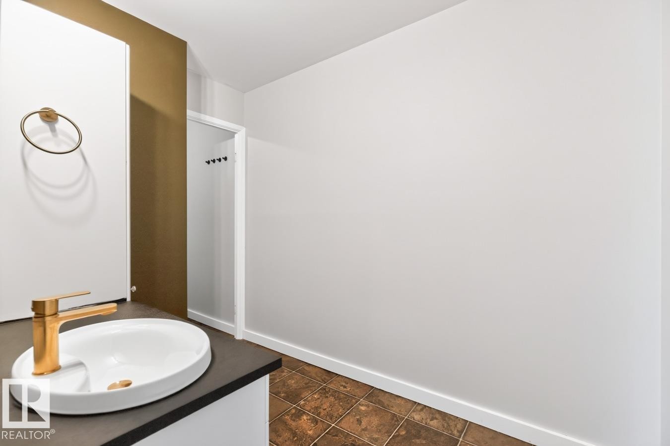 #612 11307 99 Av Nw, Edmonton, AB