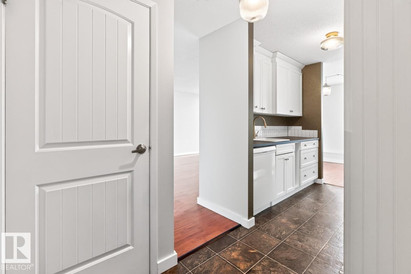 #612 11307 99 Av Nw, Edmonton, AB