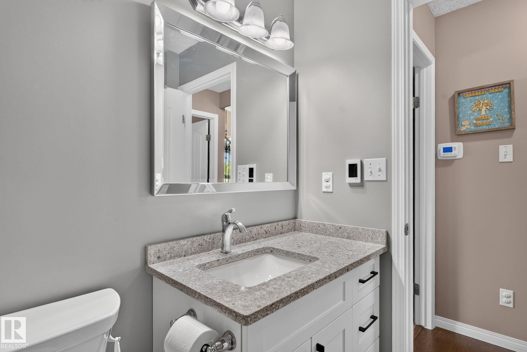 4914 152A Avenue Nw, Edmonton, AB - Indoor Photo Showing Bathroom