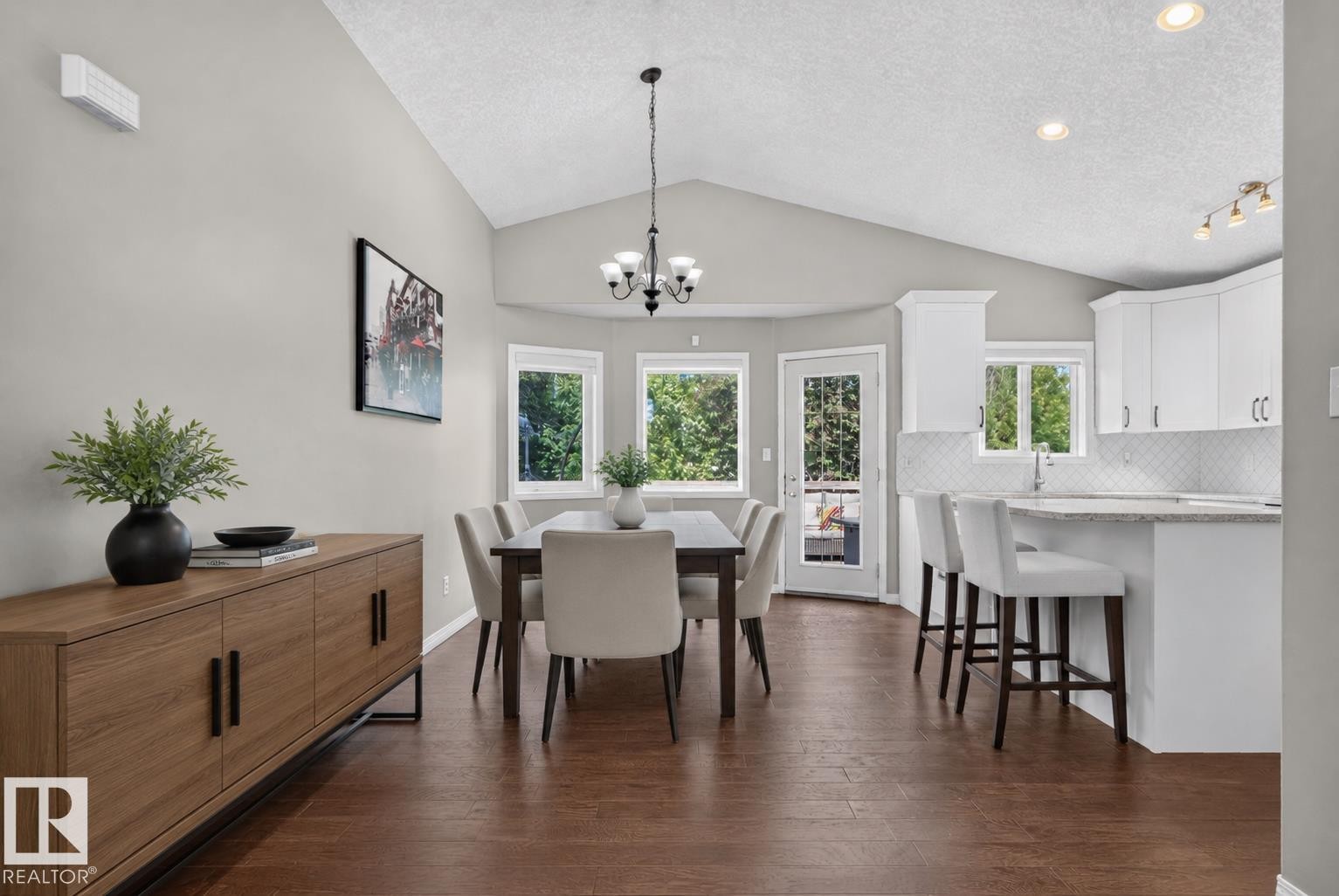 4914 152A Avenue Nw, Edmonton, AB - Indoor Photo Showing Dining Room