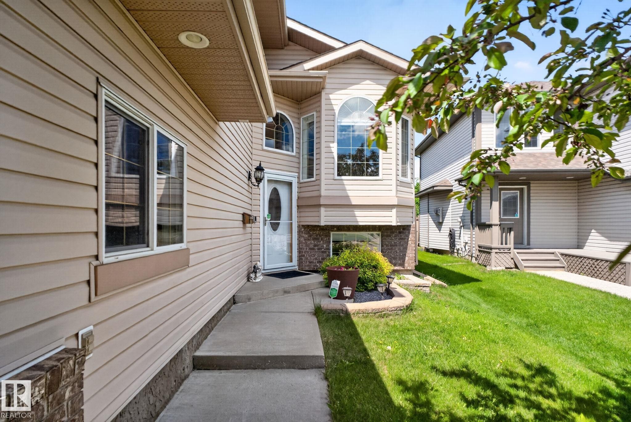 4914 152A Avenue Nw, Edmonton, AB - Outdoor