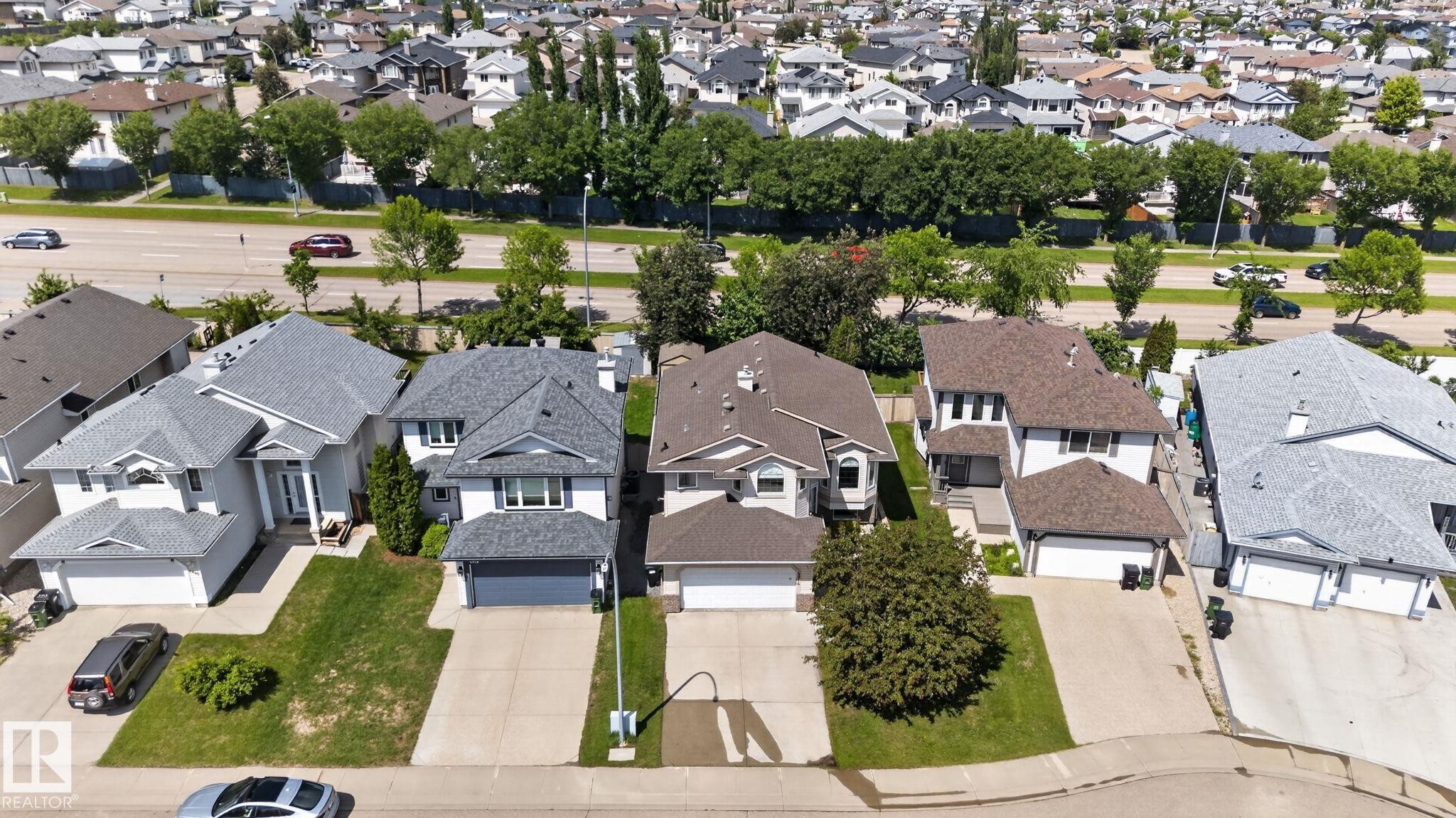 4914 152A Avenue Nw, Edmonton, AB - Outdoor With Facade