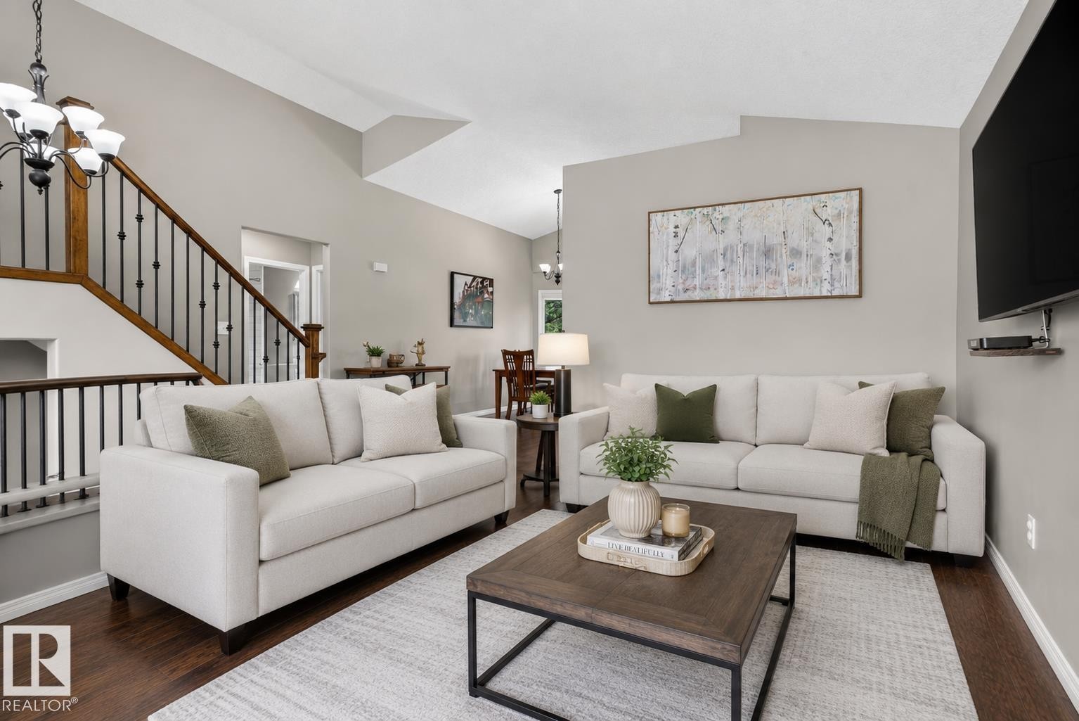 4914 152A Avenue Nw, Edmonton, AB - Indoor Photo Showing Living Room