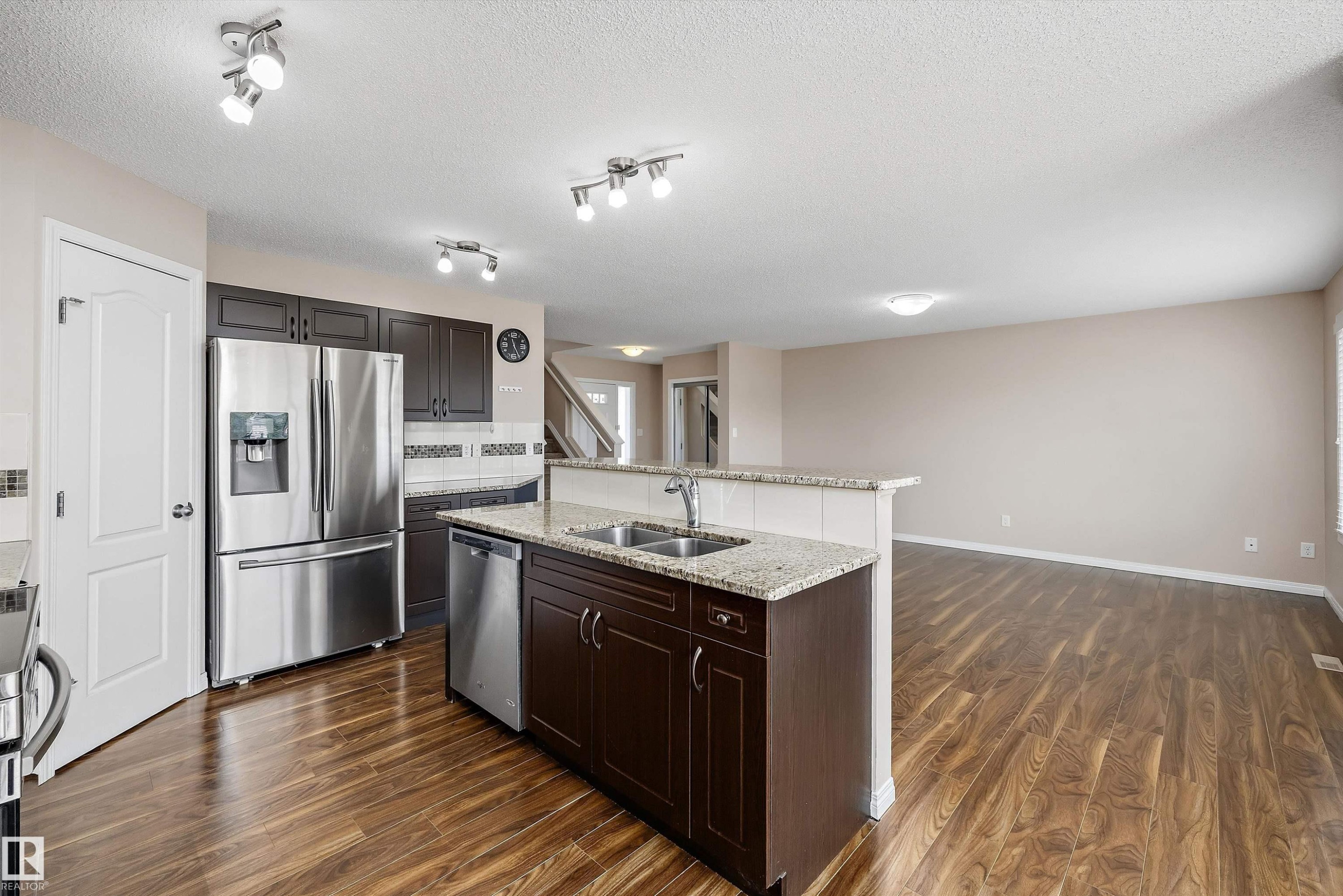 4020 166 Avenue Nw, Edmonton, AB