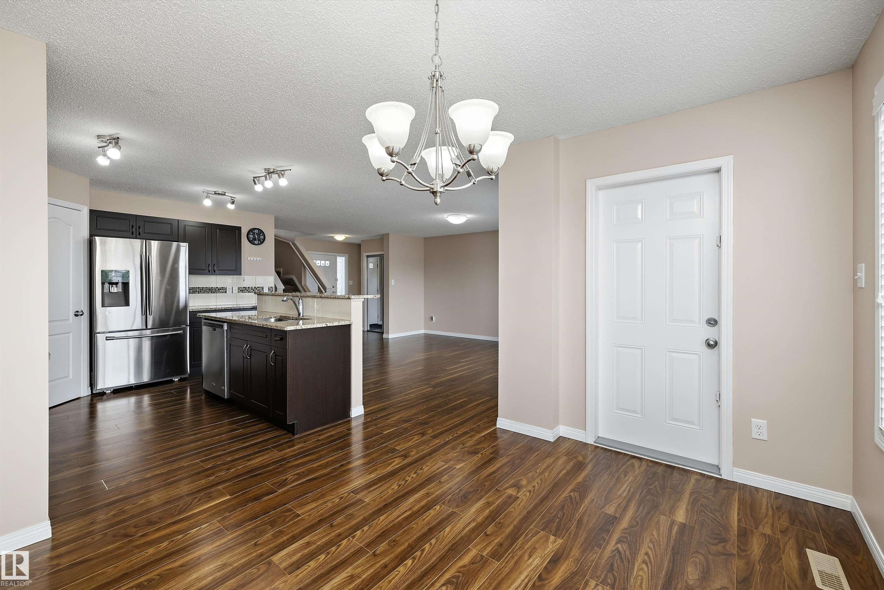 4020 166 Avenue Nw, Edmonton, AB