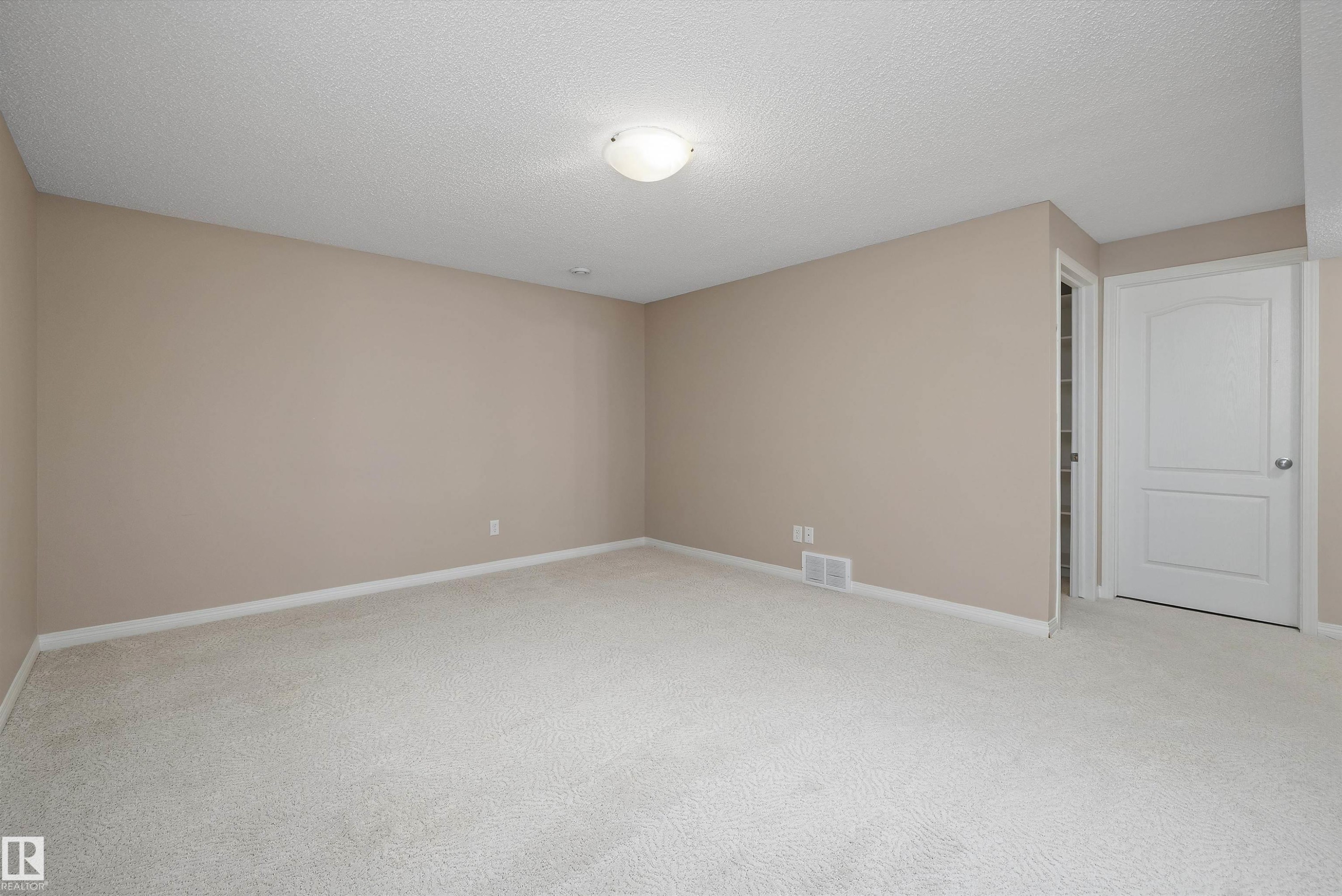 4020 166 Avenue Nw, Edmonton, AB