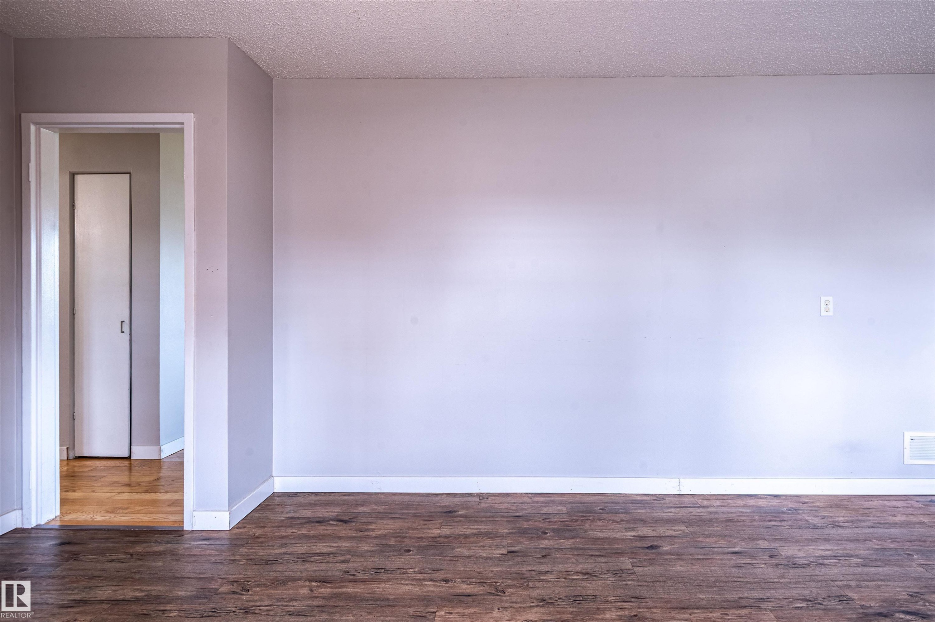 5207 103 Avenue Nw, Edmonton, AB