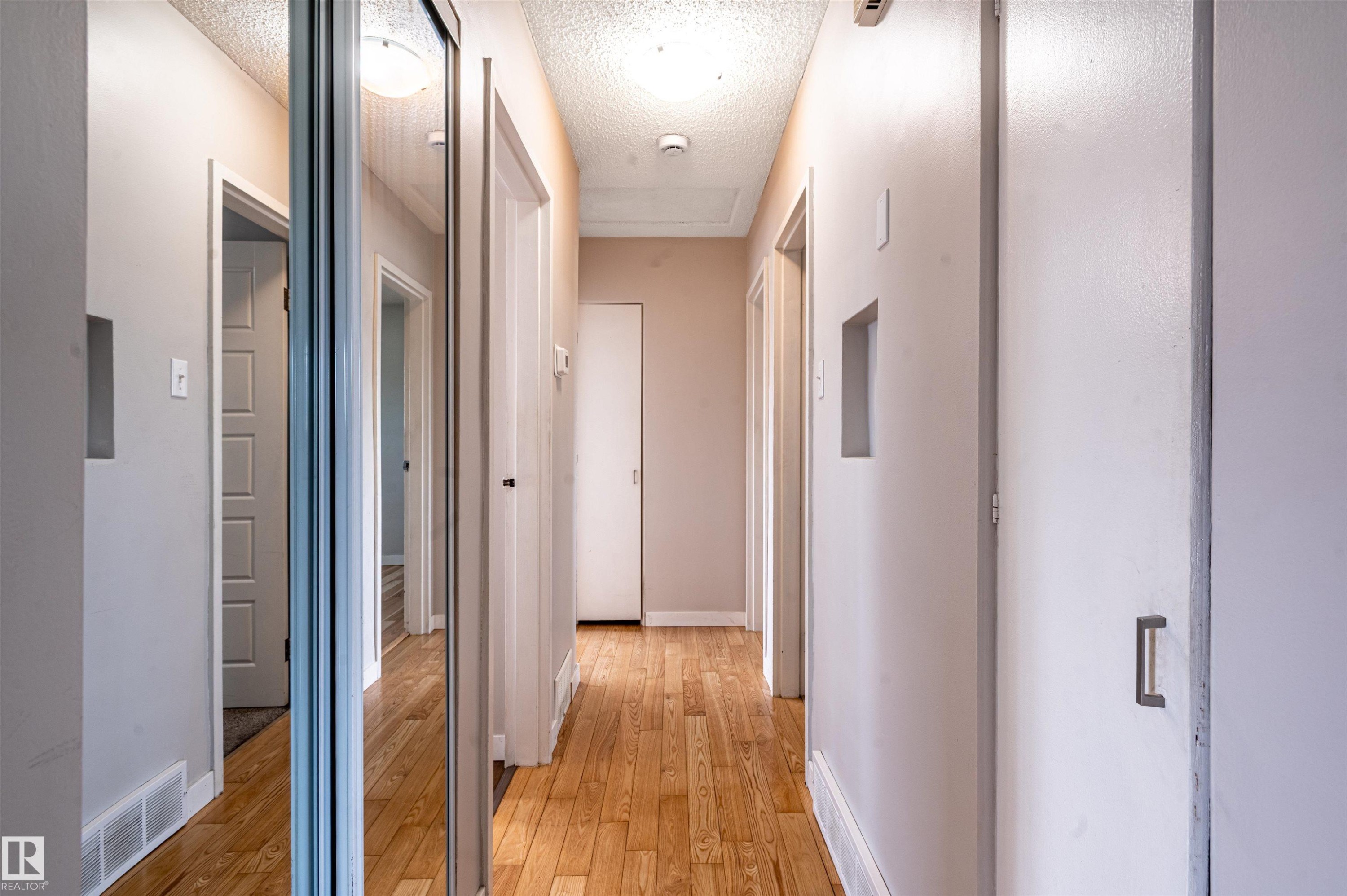 5207 103 Avenue Nw, Edmonton, AB