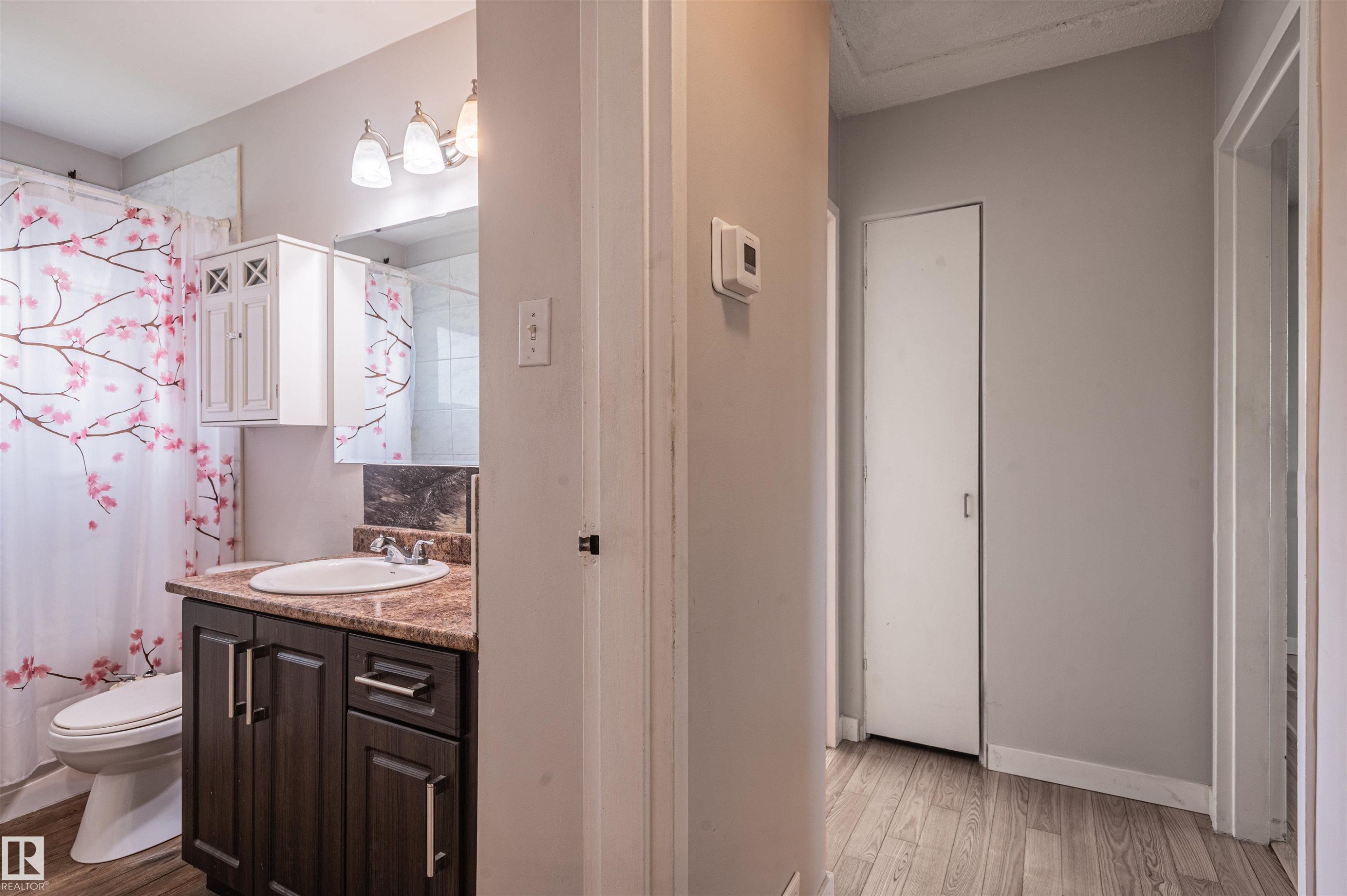 5207 103 Avenue Nw, Edmonton, AB