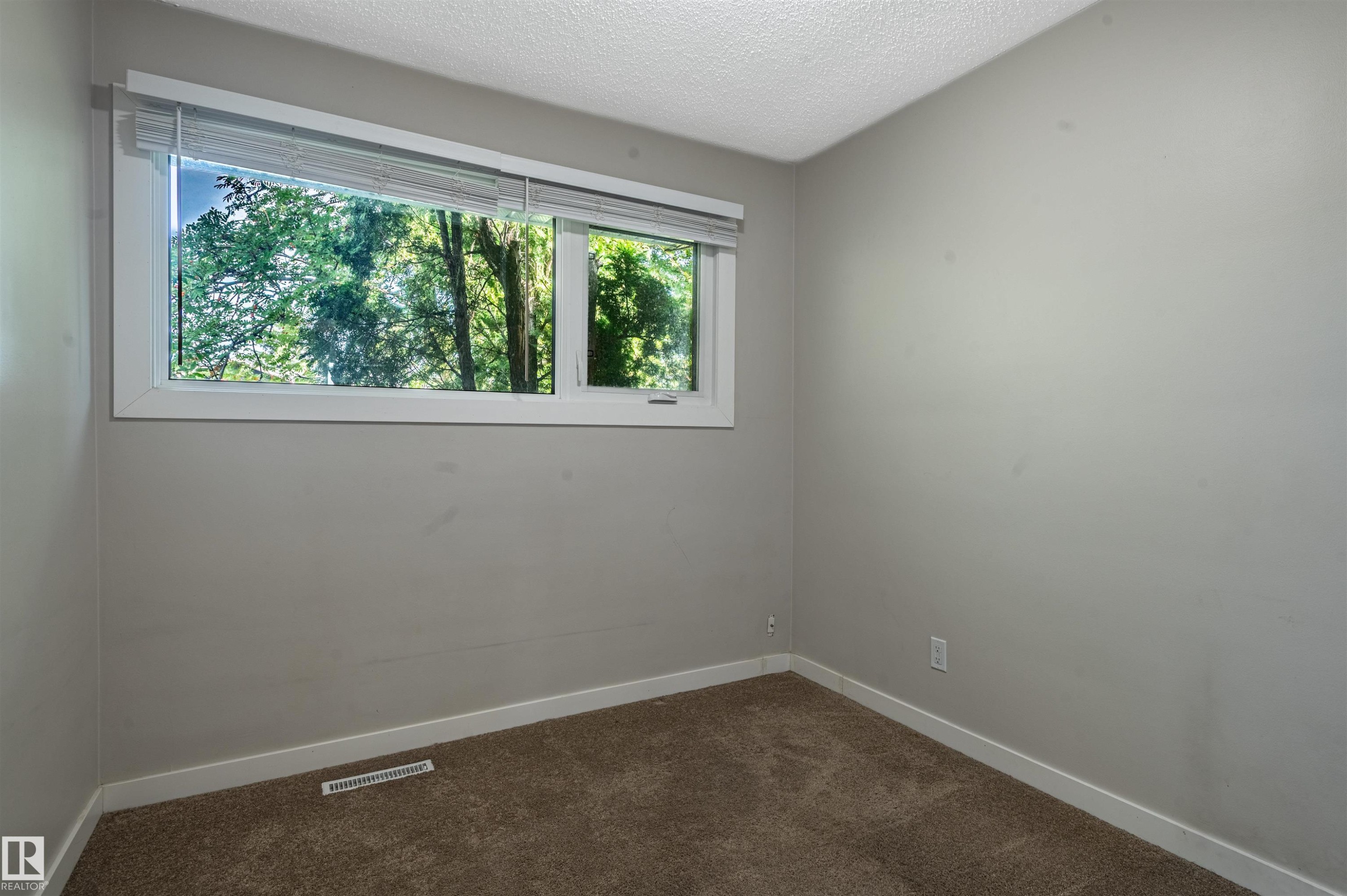 5207 103 Avenue Nw, Edmonton, AB