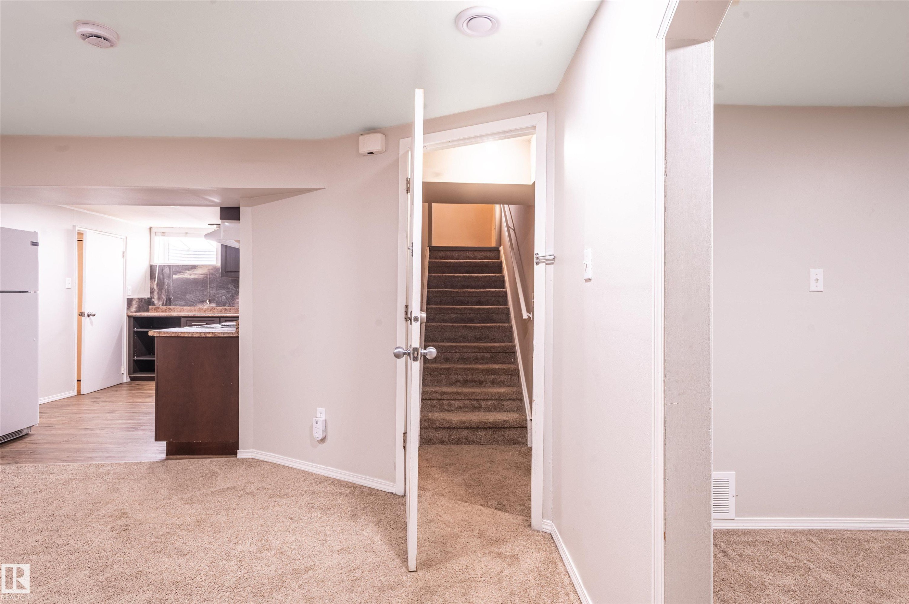 5207 103 Avenue Nw, Edmonton, AB