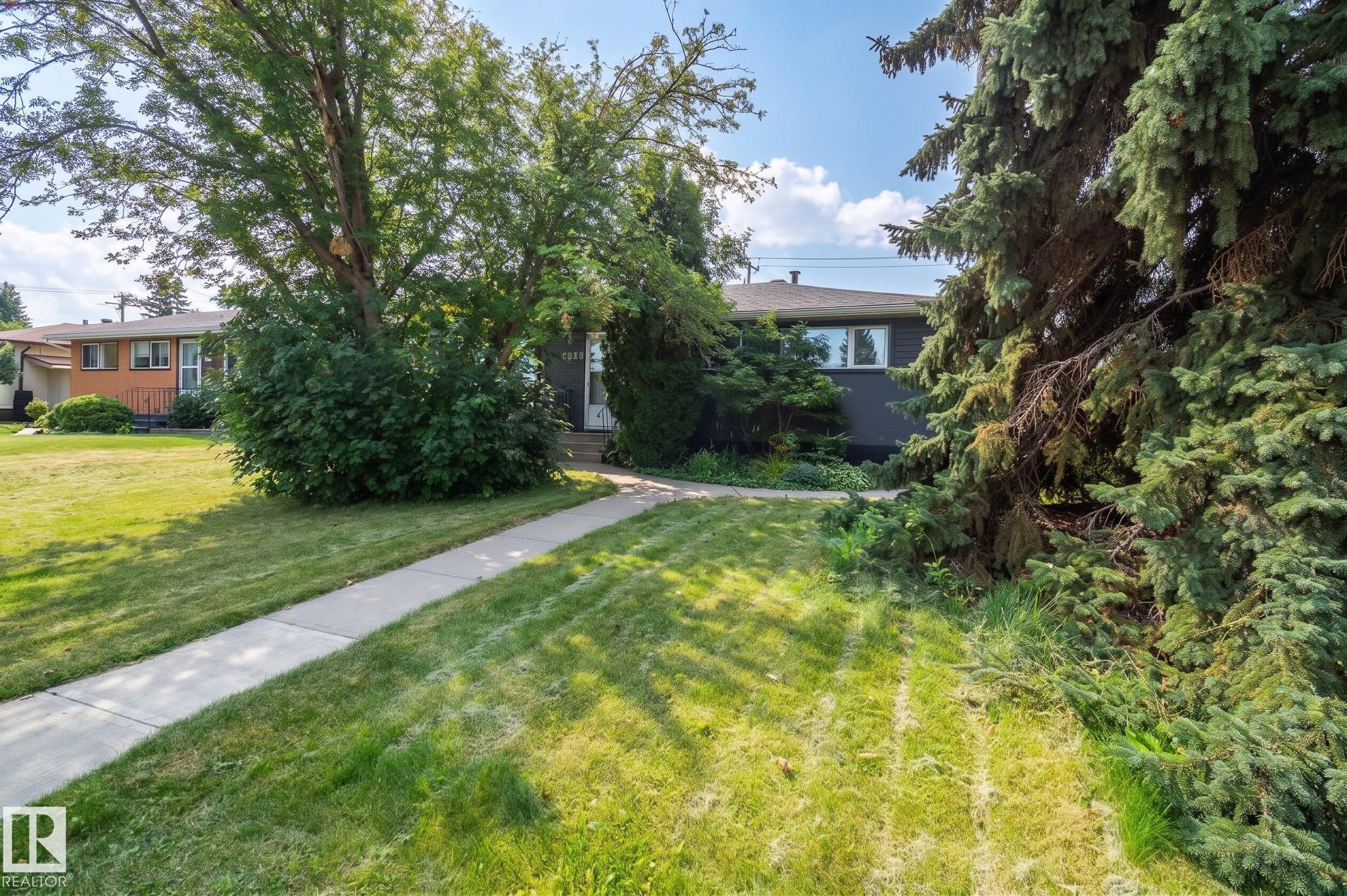 5207 103 Avenue Nw, Edmonton, AB