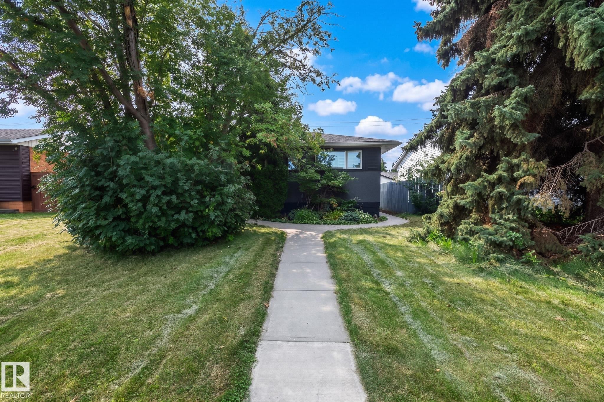 5207 103 Avenue Nw, Edmonton, AB