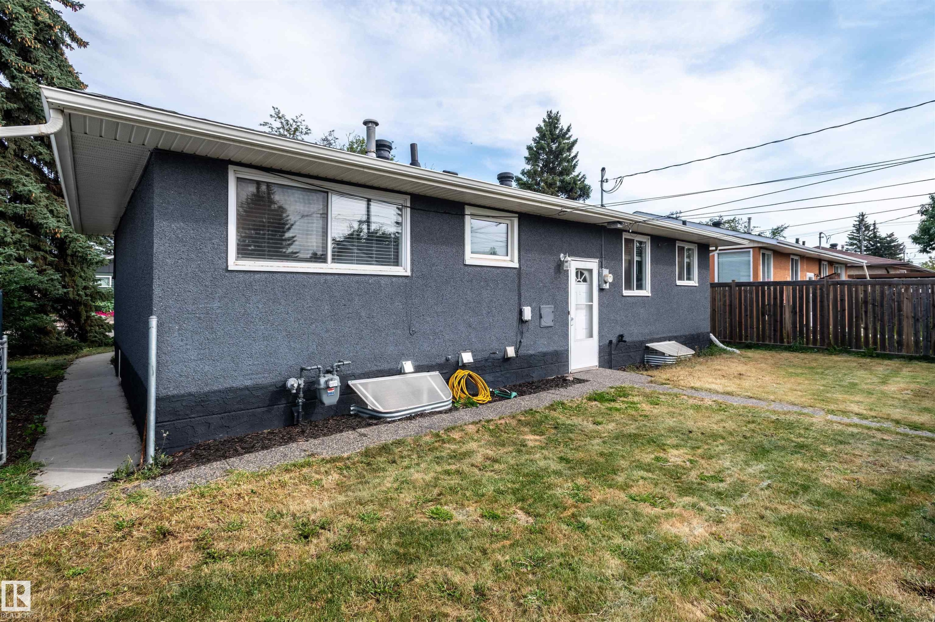 5207 103 Avenue Nw, Edmonton, AB